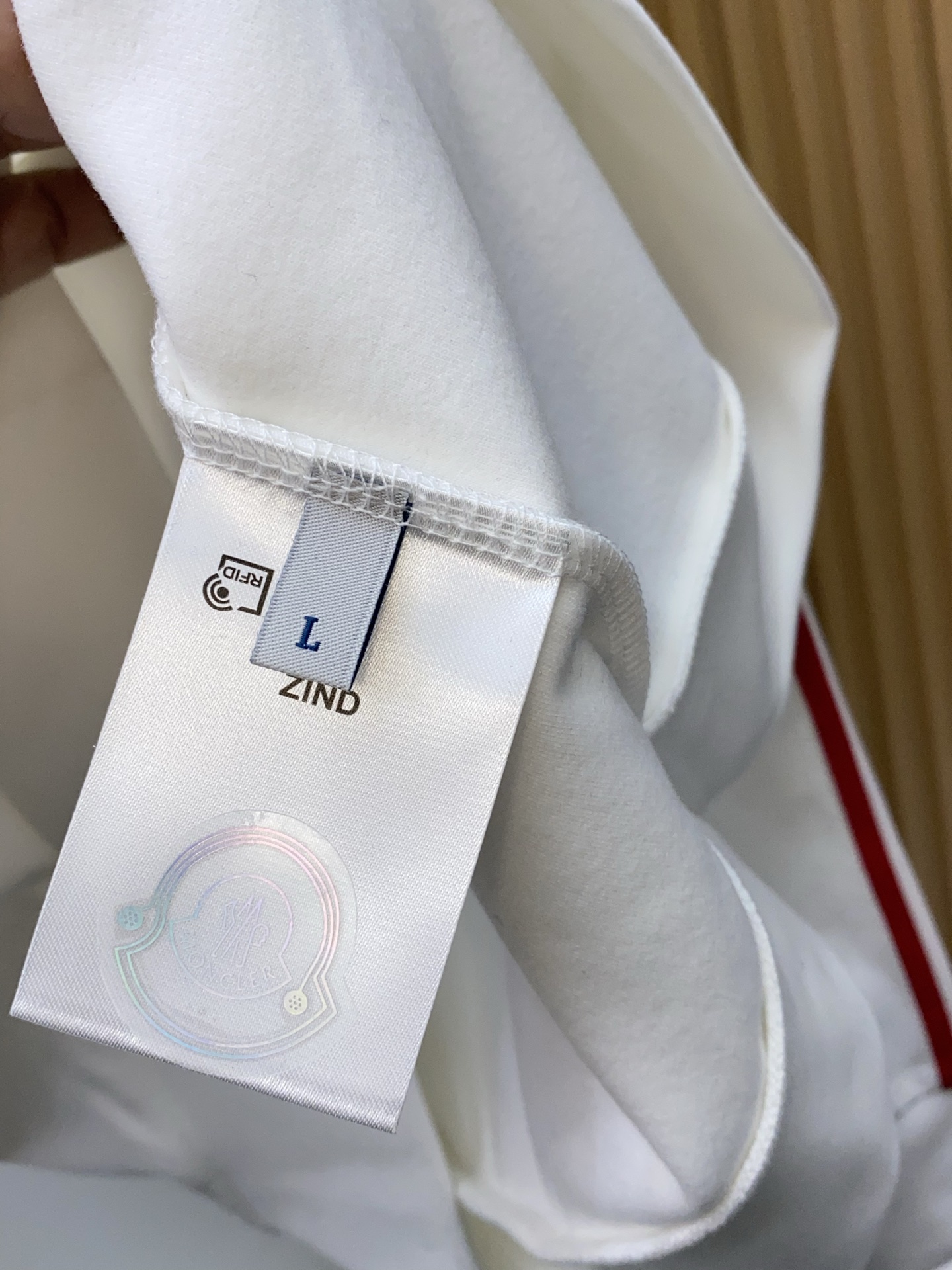 蒙口 2025 秋冬AW新品，时尚休闲打底加厚长袖卫衣专柜同步有售，进口加厚莫戴尔长绒棉拉绒面料，工艺极