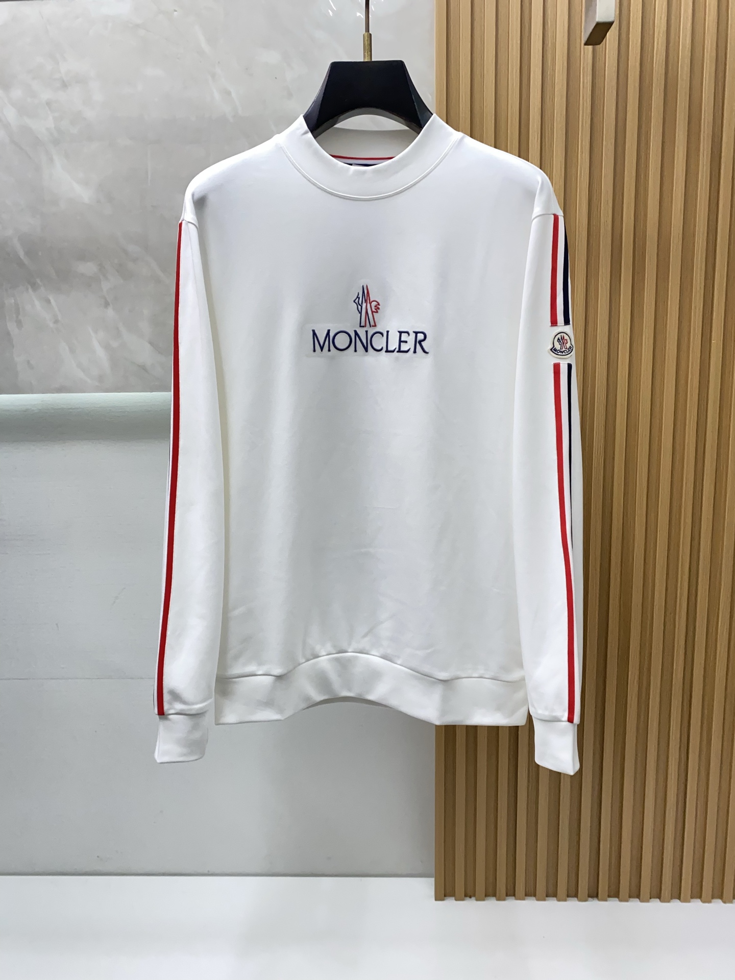 蒙口 2025 秋冬AW新品，时尚休闲打底加厚长袖卫衣专柜同步有售，进口加厚莫戴尔长绒棉拉绒面料，工艺极