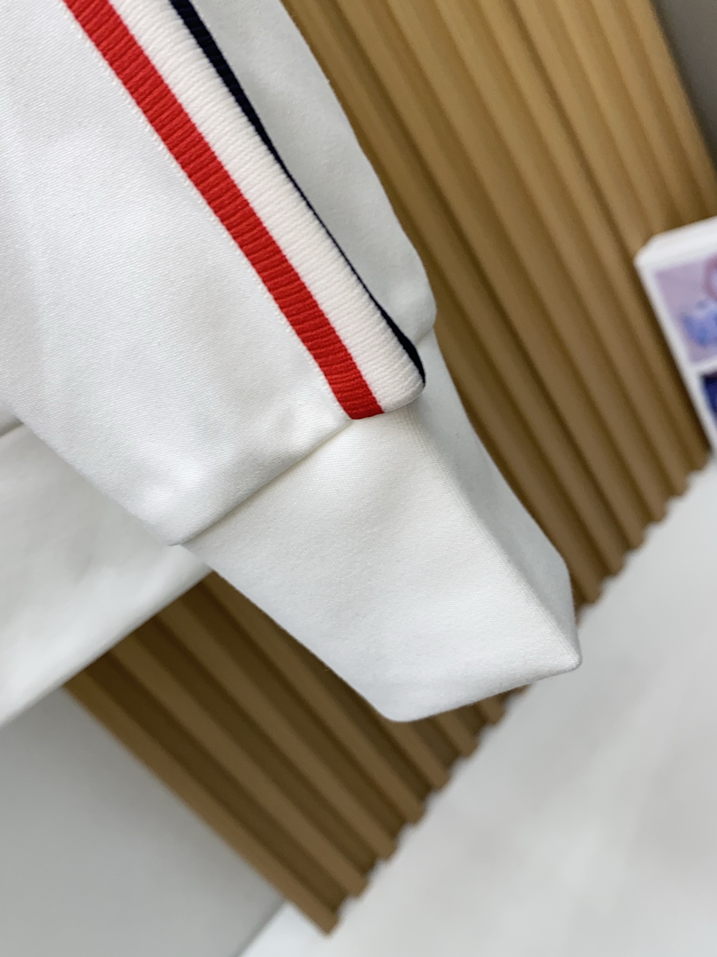 蒙口 2025 秋冬AW新品，时尚休闲打底加厚长袖卫衣专柜同步有售，进口加厚莫戴尔长绒棉拉绒面料，工艺极