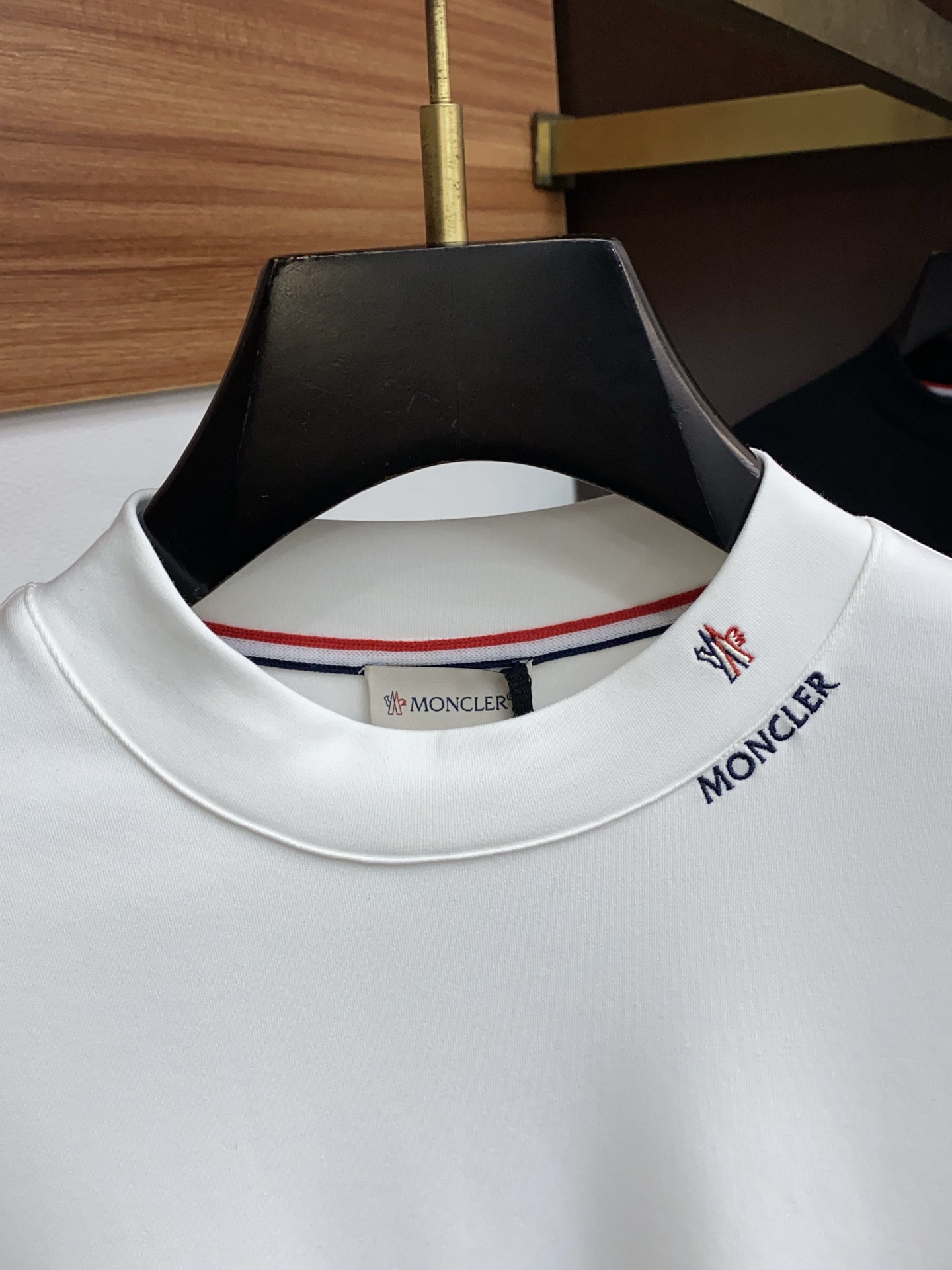 蒙口 2025 秋冬AW新品，时尚休闲打底加厚长袖卫衣专柜同步有售，进口加厚莫戴尔长绒棉拉绒面料，工艺极