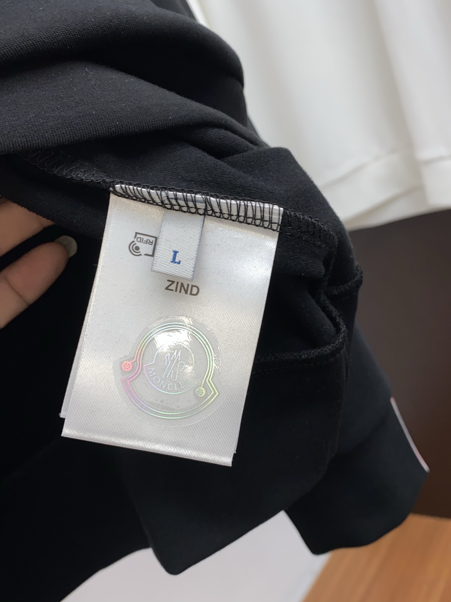 蒙口 2025 秋冬AW新品，时尚休闲打底加厚长袖卫衣专柜同步有售，进口加厚莫戴尔长绒棉拉绒面料，工艺极