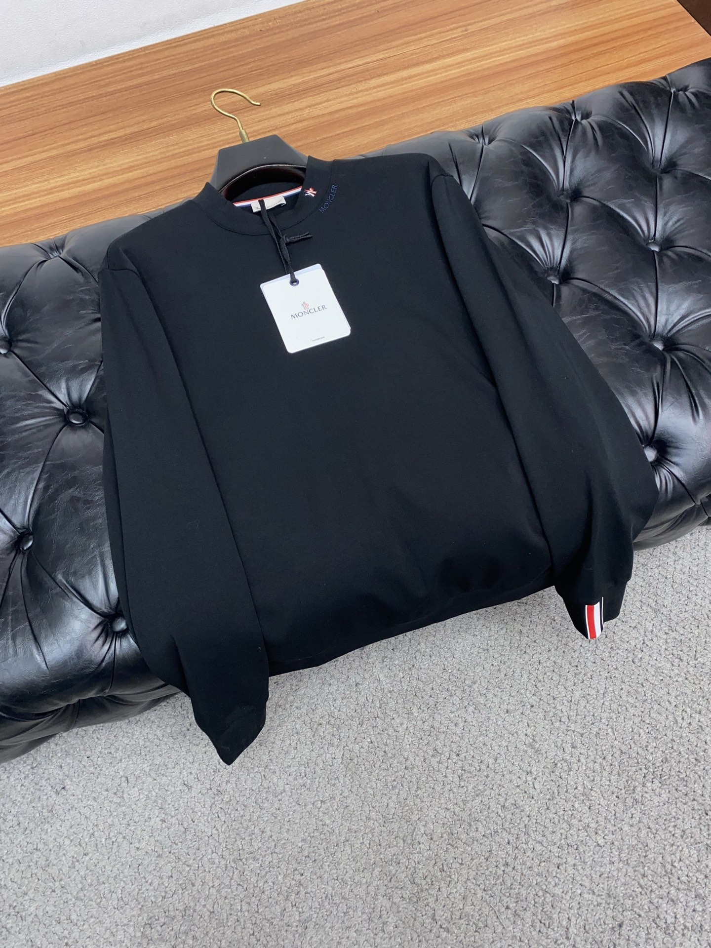 蒙口 2025 秋冬AW新品，时尚休闲打底加厚长袖卫衣专柜同步有售，进口加厚莫戴尔长绒棉拉绒面料，工艺极