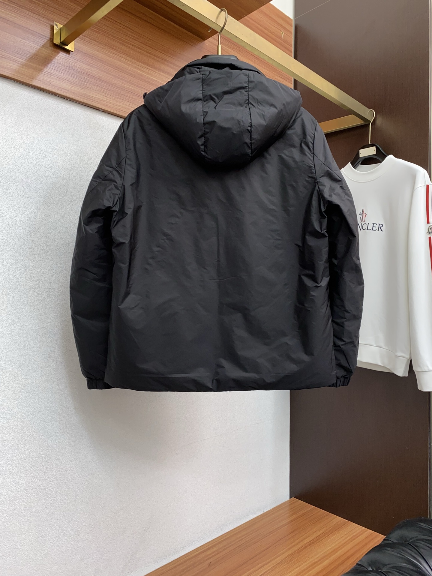 普拉达 25秋冬男士时尚羽绒服 轻奢时尚休闲风格，轻盈保暖柔软！低调系列时尚百搭，就是有型！香港贸易订单