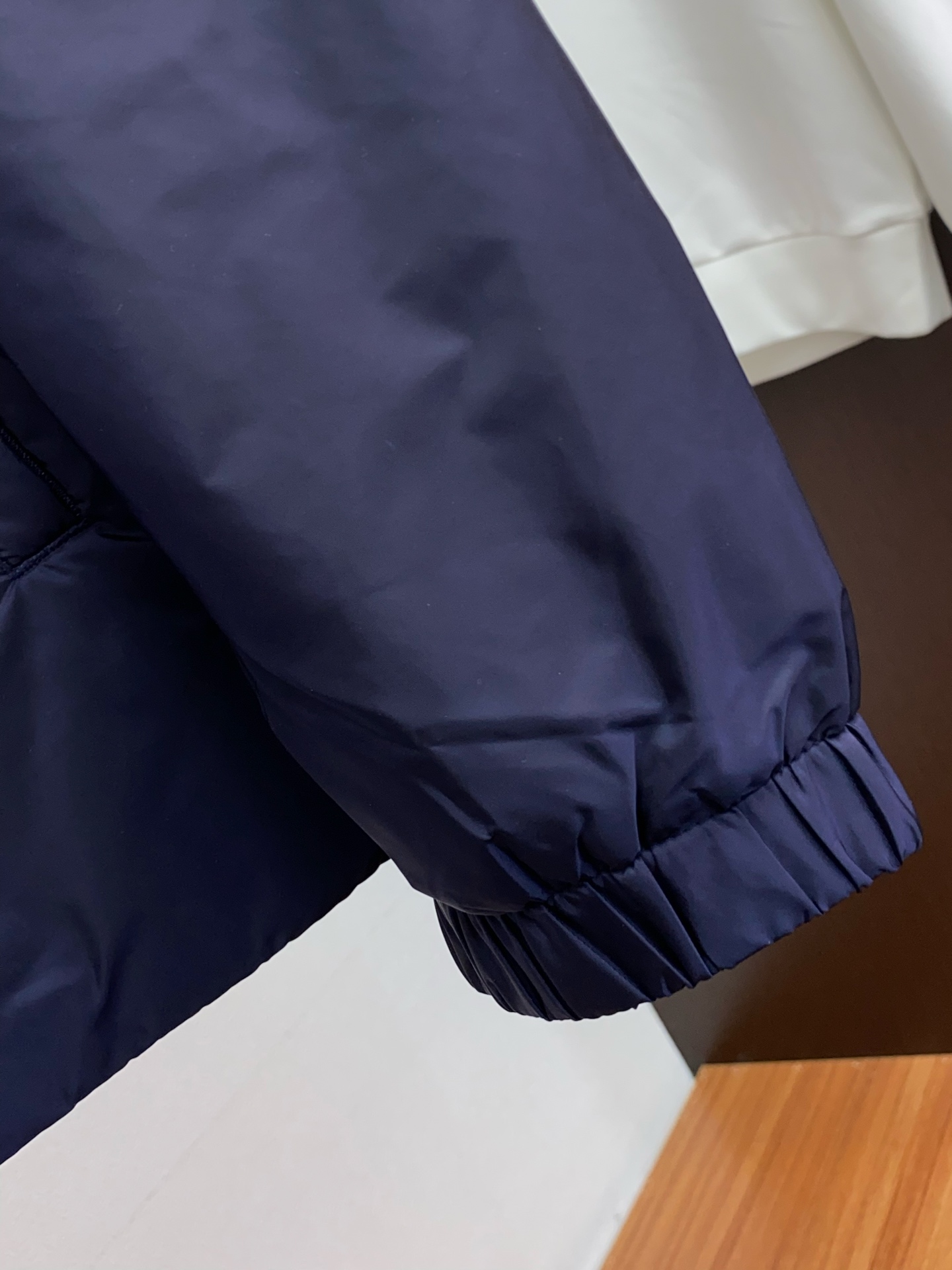 普拉达 25秋冬男士时尚羽绒服 轻奢时尚休闲风格，轻盈保暖柔软！低调系列时尚百搭，就是有型！香港贸易订单