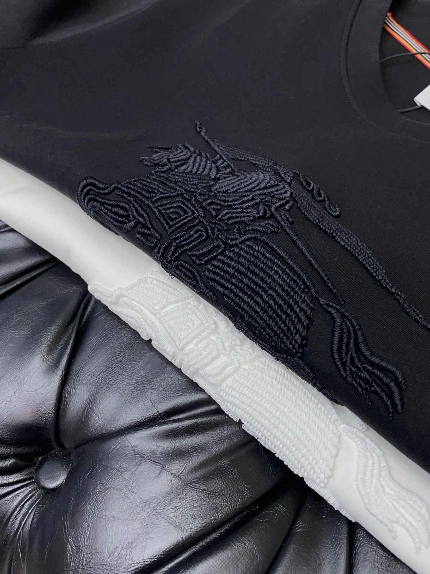 巴宝莉 男士高端简约圆领加厚空气棉长袖卫衣 ，香港洋行渠道货，纯正血统品质，25年秋冬 新款，经典王牌系