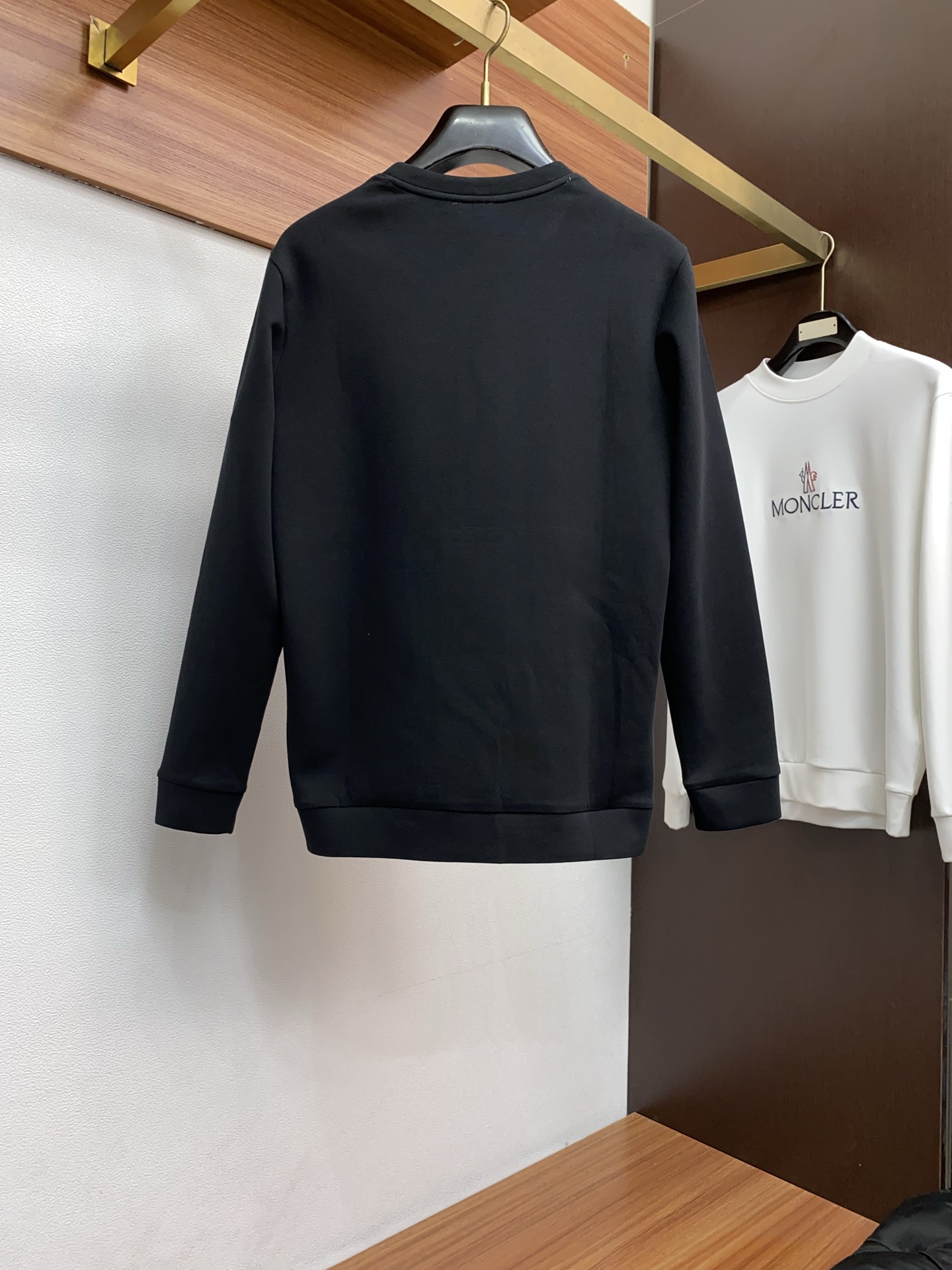 巴宝莉 男士高端简约圆领加厚空气棉长袖卫衣 ，香港洋行渠道货，纯正血统品质，25年秋冬 新款，经典王牌系