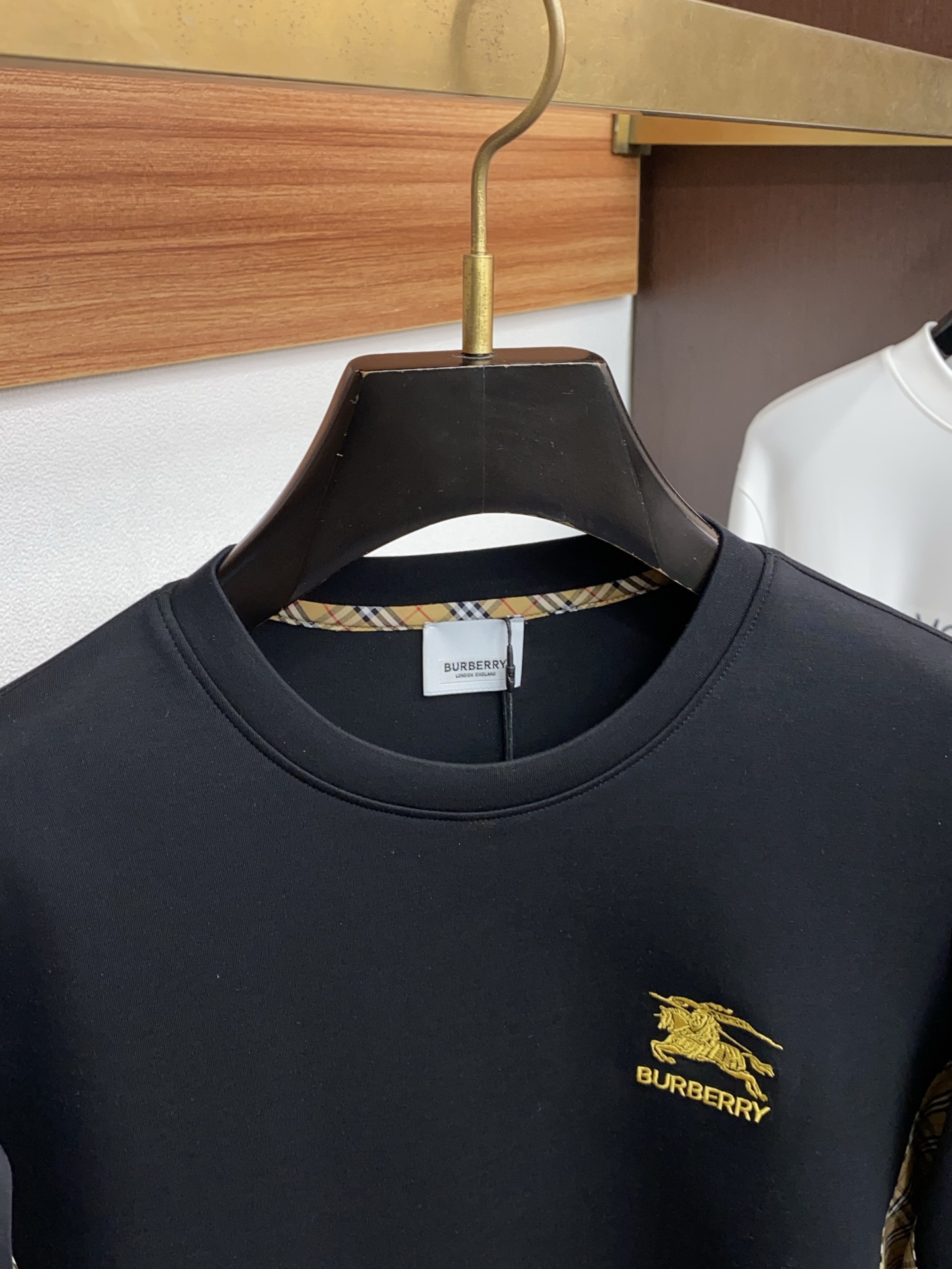 버버리 남성용 미니멀리스트 크루넥 코튼 긴팔 스웨트셔츠 P250 이미지 3