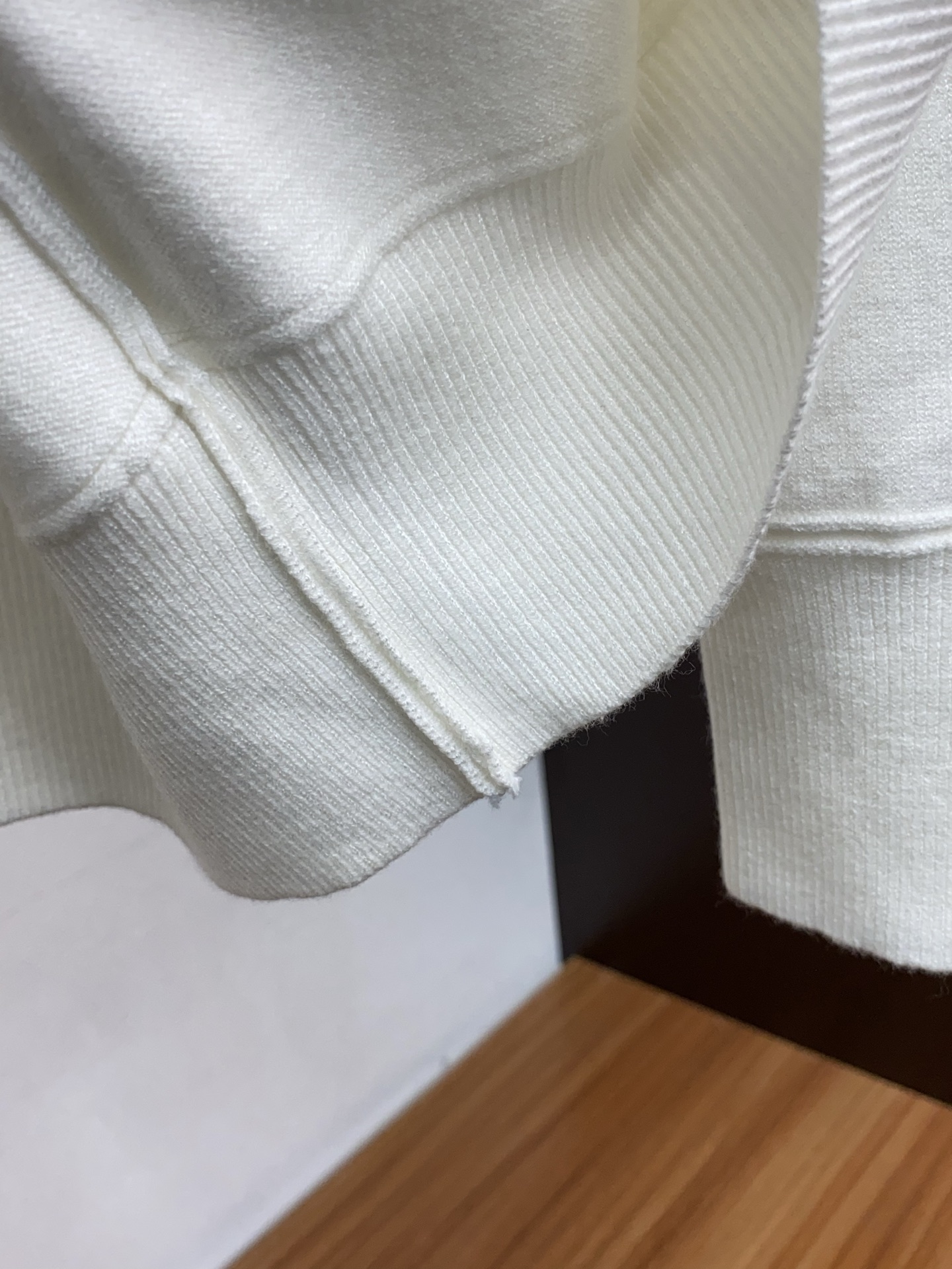 巴宝莉 2025官网秋冬季最新款圆领毛衣，专柜同步在售爆款！特供羊毛混纺面料.手感舒适.可直接接触皮肤，