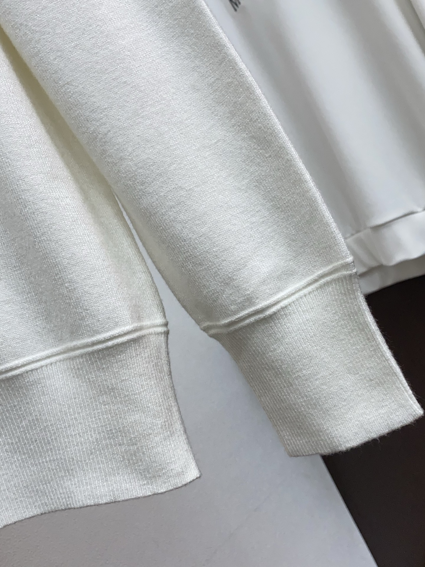 巴宝莉 2025官网秋冬季最新款圆领毛衣，专柜同步在售爆款！特供羊毛混纺面料.手感舒适.可直接接触皮肤，