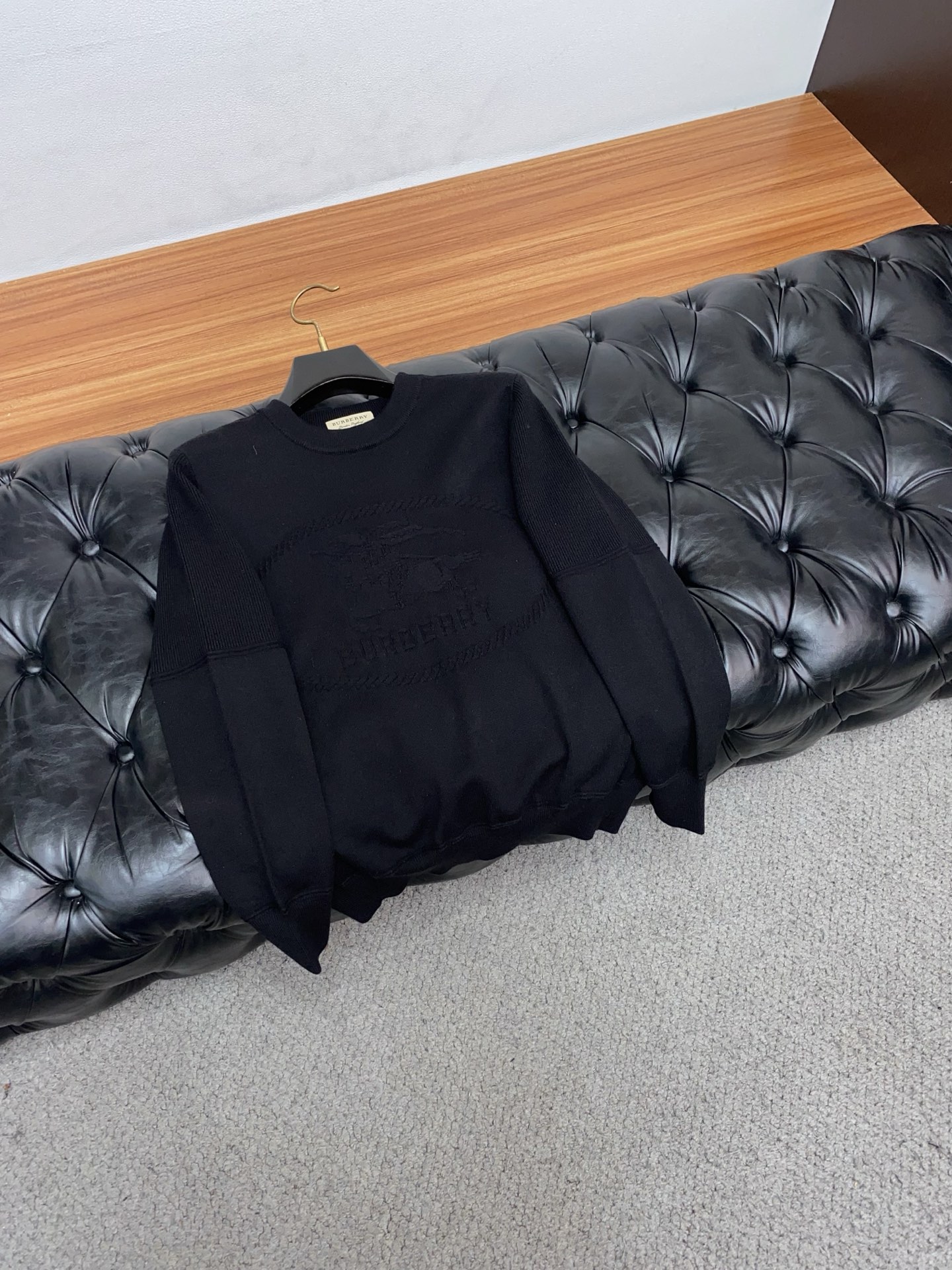 巴宝莉 2025官网秋冬季最新款圆领毛衣，专柜同步在售爆款！特供羊毛混纺面料.手感舒适.可直接接触皮肤，