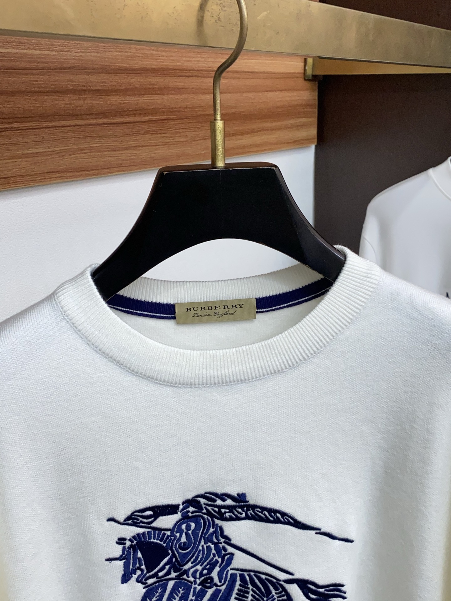 巴宝莉 2025官网秋冬季最新款圆领毛衣，专柜同步在售爆款！特供羊毛混纺面料.手感舒适.可直接接触皮肤，