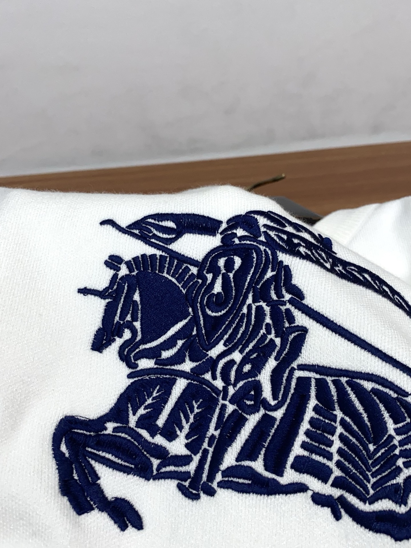 巴宝莉 2025官网秋冬季最新款圆领毛衣，专柜同步在售爆款！特供羊毛混纺面料.手感舒适.可直接接触皮肤，