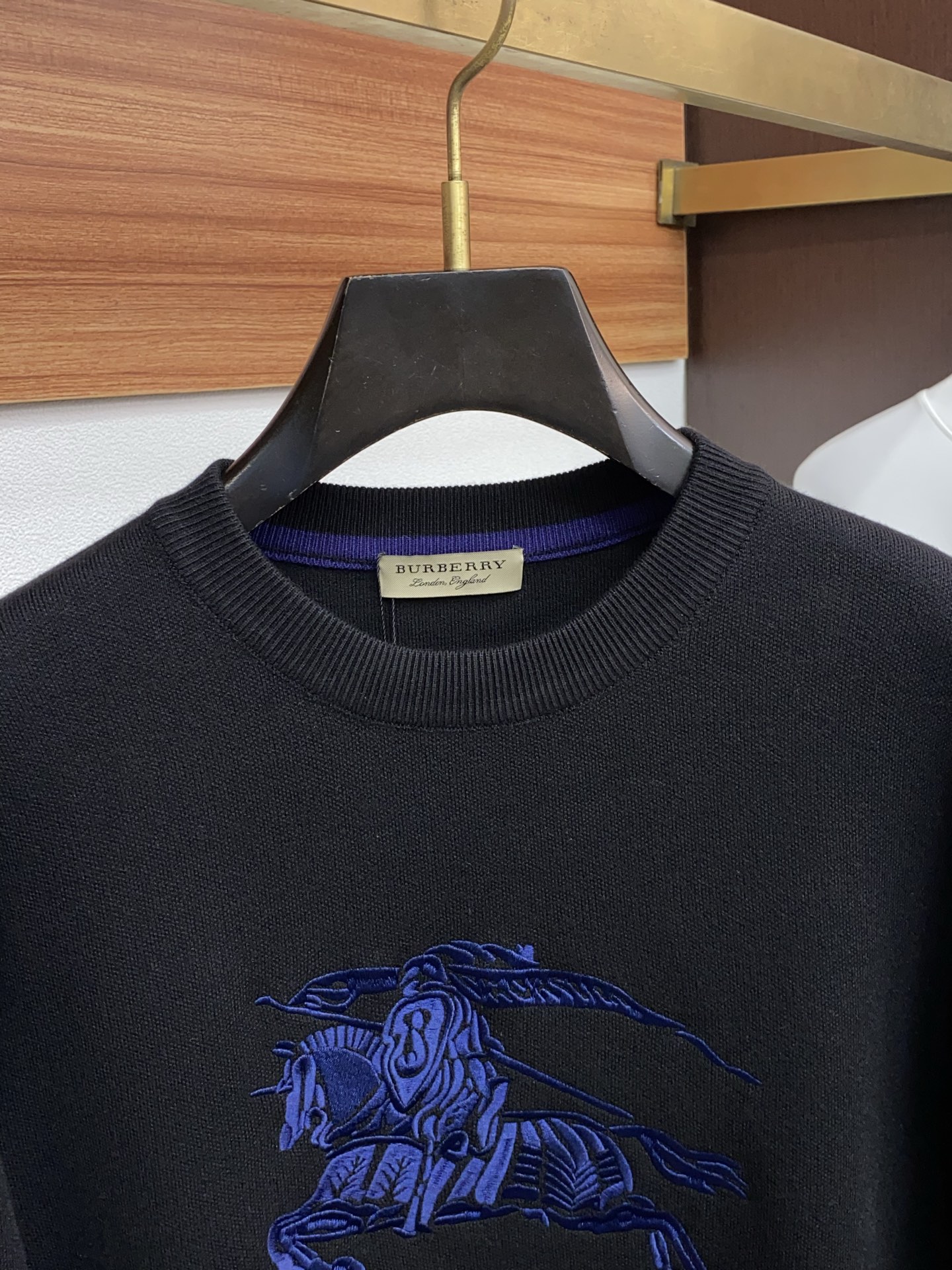 巴宝莉 2025官网秋冬季最新款圆领毛衣，专柜同步在售爆款！特供羊毛混纺面料.手感舒适.可直接接触皮肤，