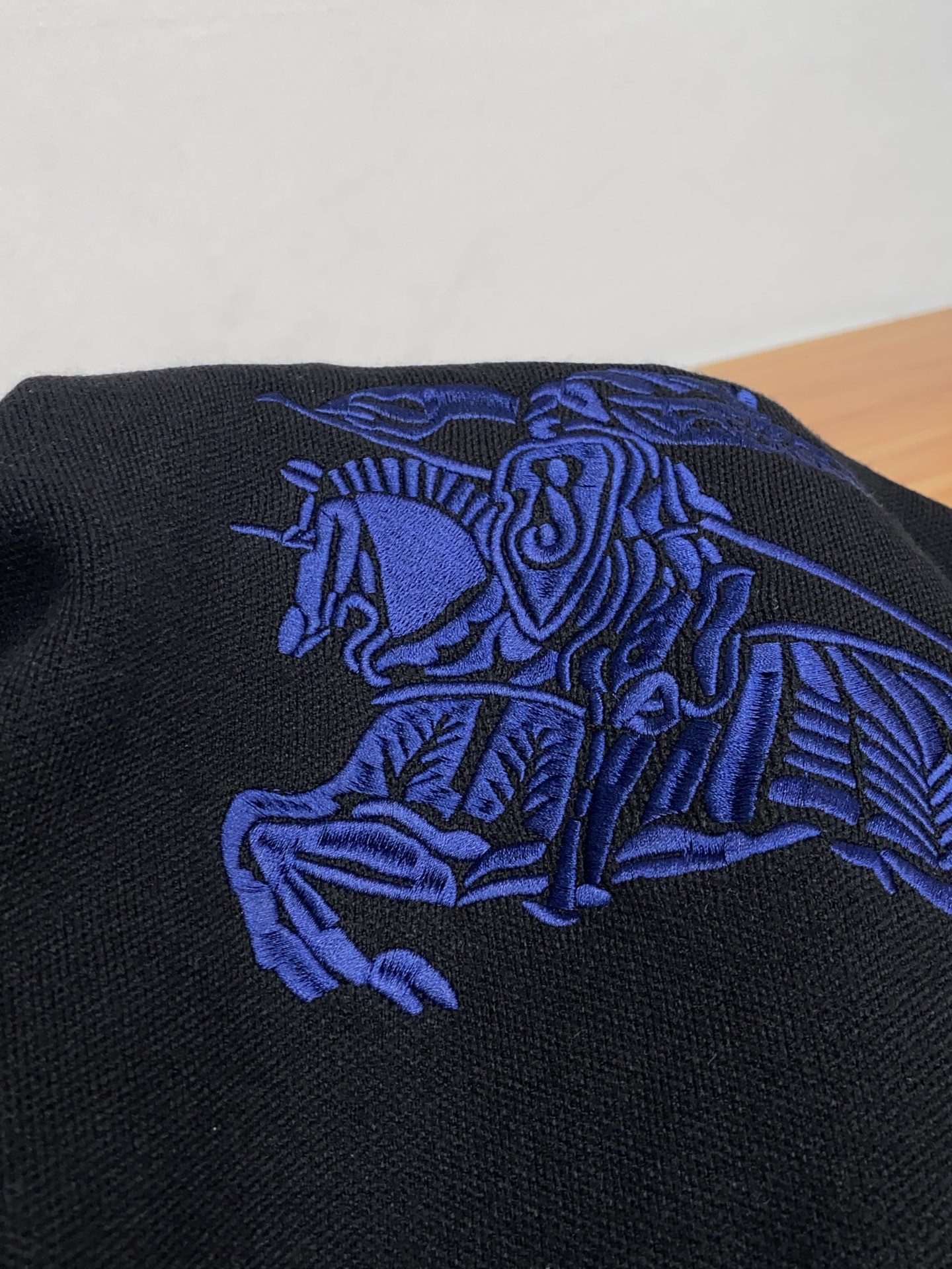 巴宝莉 2025官网秋冬季最新款圆领毛衣，专柜同步在售爆款！特供羊毛混纺面料.手感舒适.可直接接触皮肤，