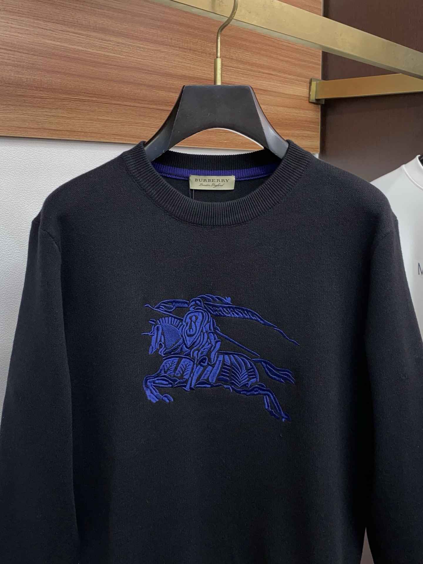 巴宝莉 2025官网秋冬季最新款圆领毛衣，专柜同步在售爆款！特供羊毛混纺面料.手感舒适.可直接接触皮肤，