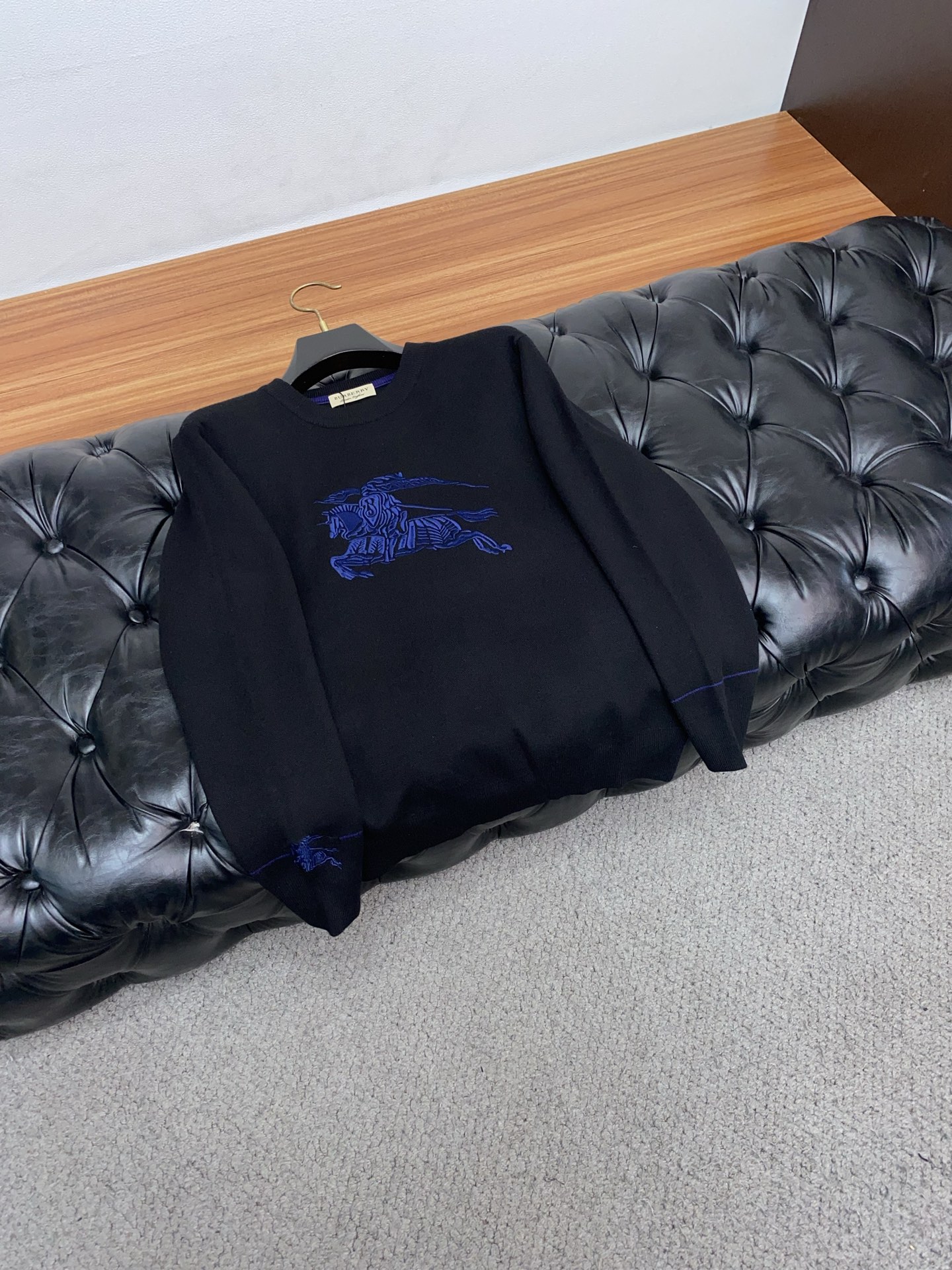 巴宝莉 2025官网秋冬季最新款圆领毛衣，专柜同步在售爆款！特供羊毛混纺面料.手感舒适.可直接接触皮肤，