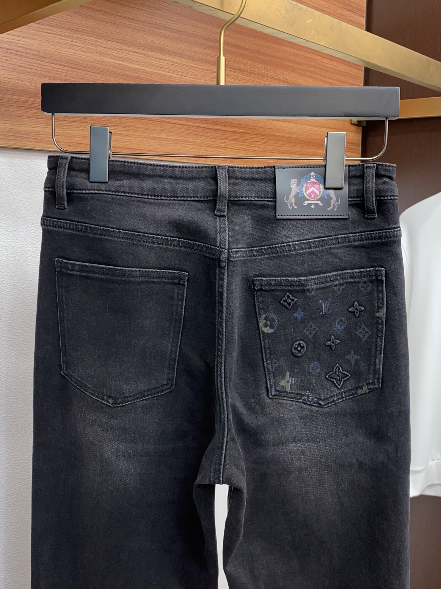 1v路易威登 25新款 市场独家订制进口丹宁牛仔裤稀缺面料 超级舒服 工艺复杂四季款牛仔裤 针织牛从做旧