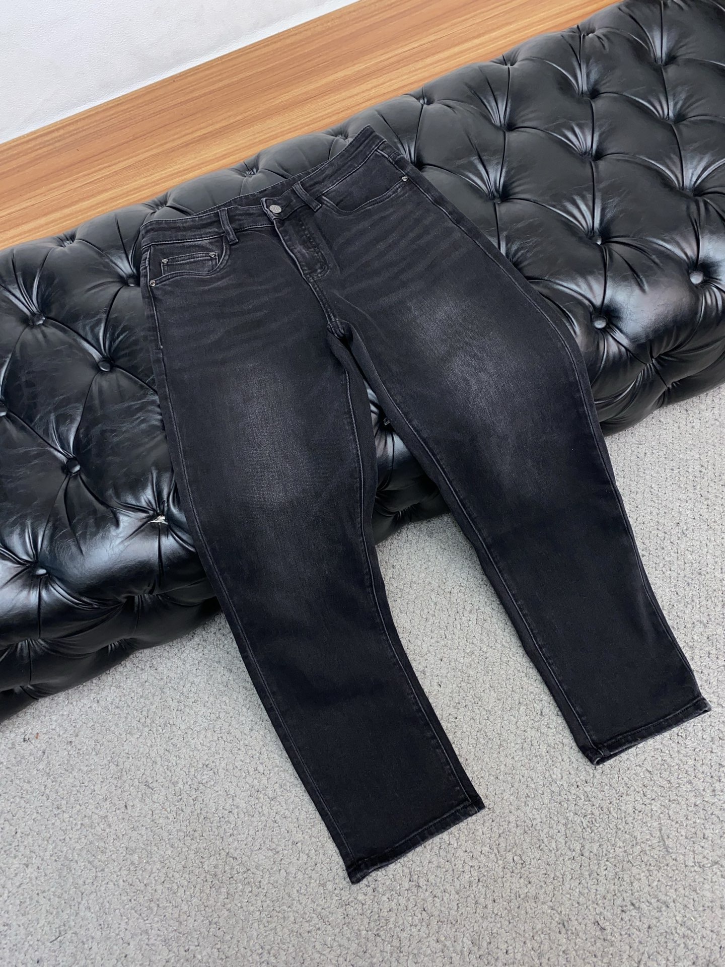 1v路易威登 25新款 市场独家订制进口丹宁牛仔裤稀缺面料 超级舒服 工艺复杂四季款牛仔裤 针织牛从做旧