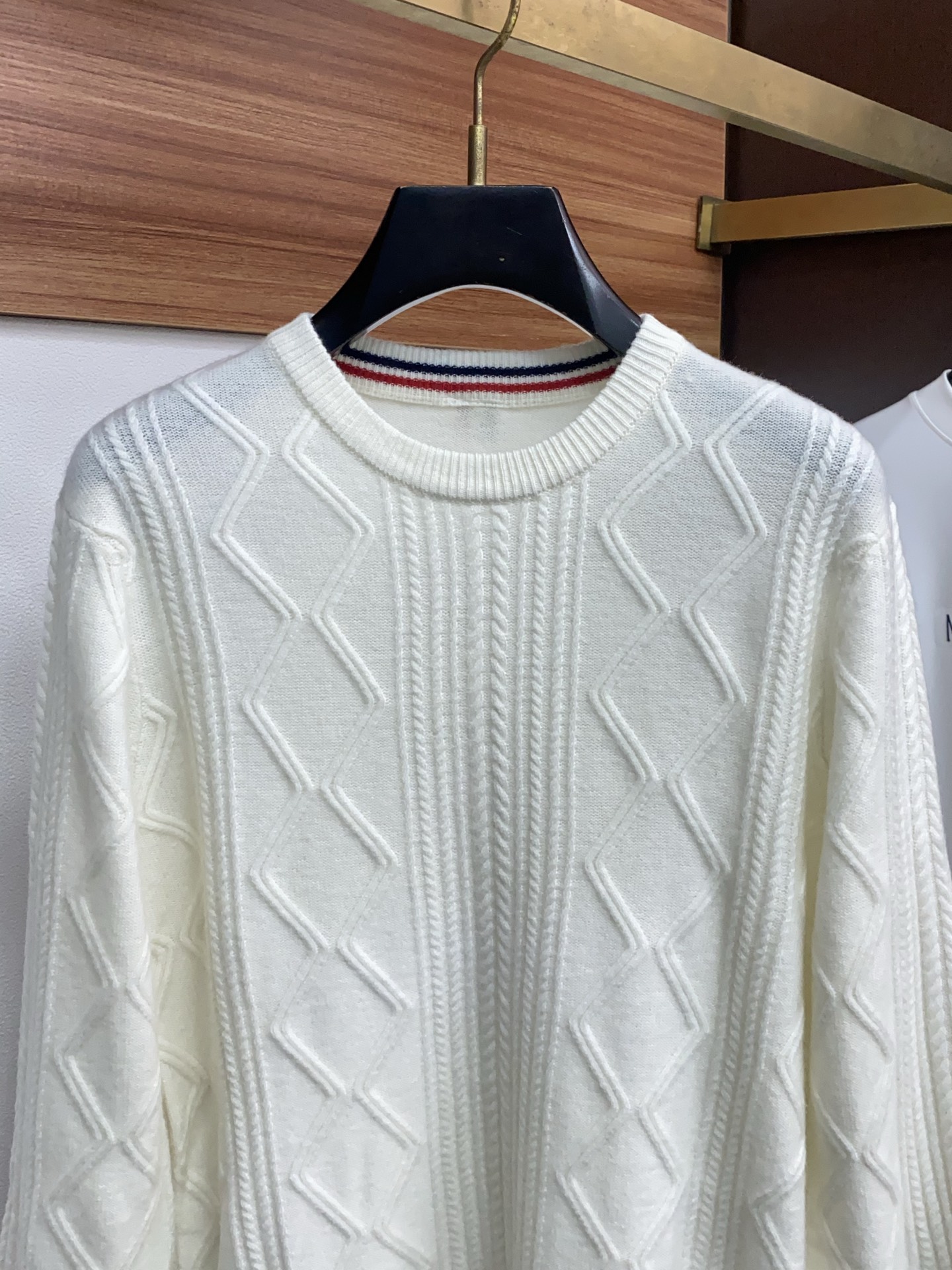 🌾 巴宝莉 2025官网秋冬季最新款圆领毛衣，专柜同步在售爆款！特供羊绒面料.手感舒适.可直接接触皮肤，