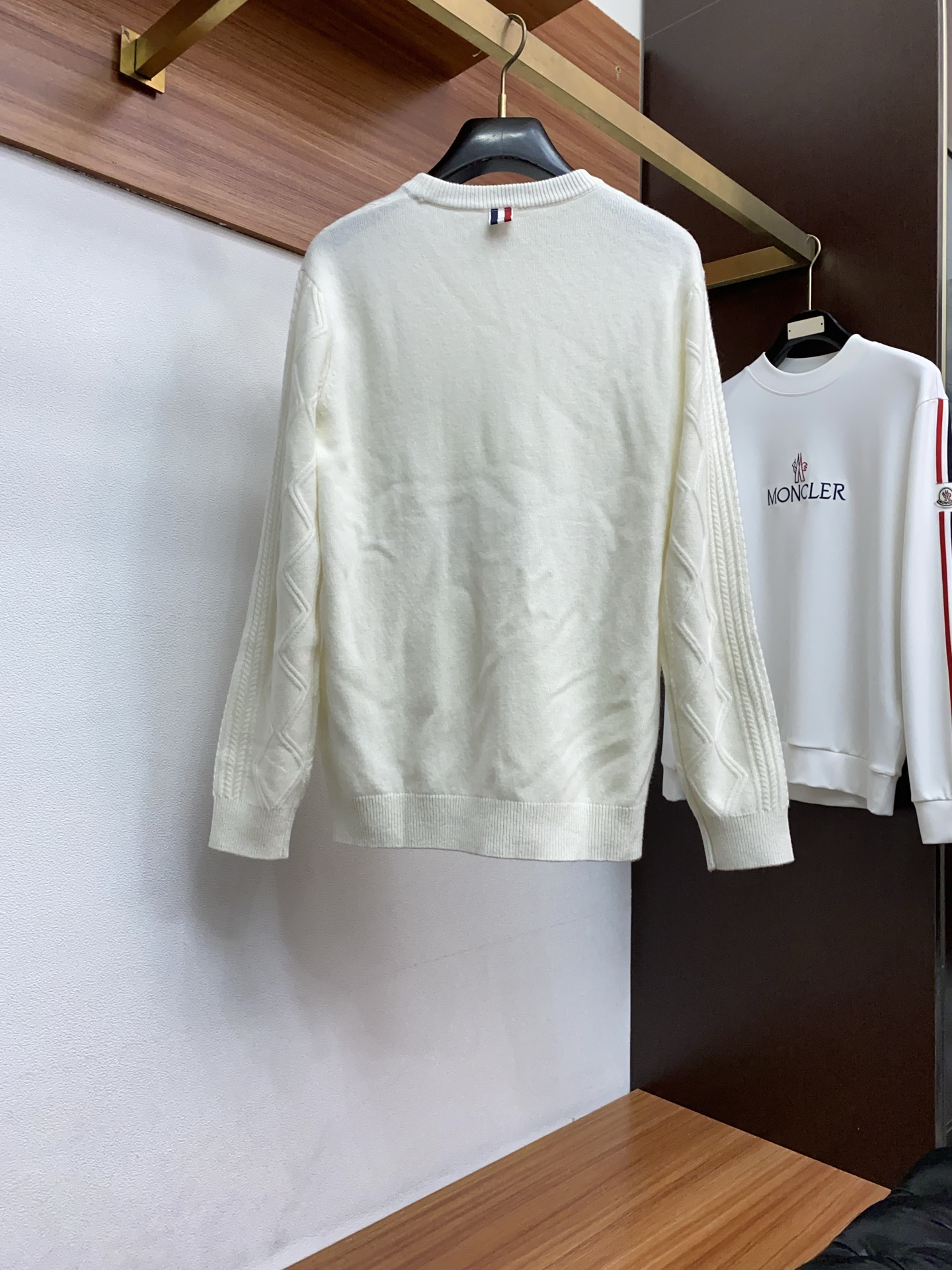 🌾 巴宝莉 2025官网秋冬季最新款圆领毛衣，专柜同步在售爆款！特供羊绒面料.手感舒适.可直接接触皮肤，