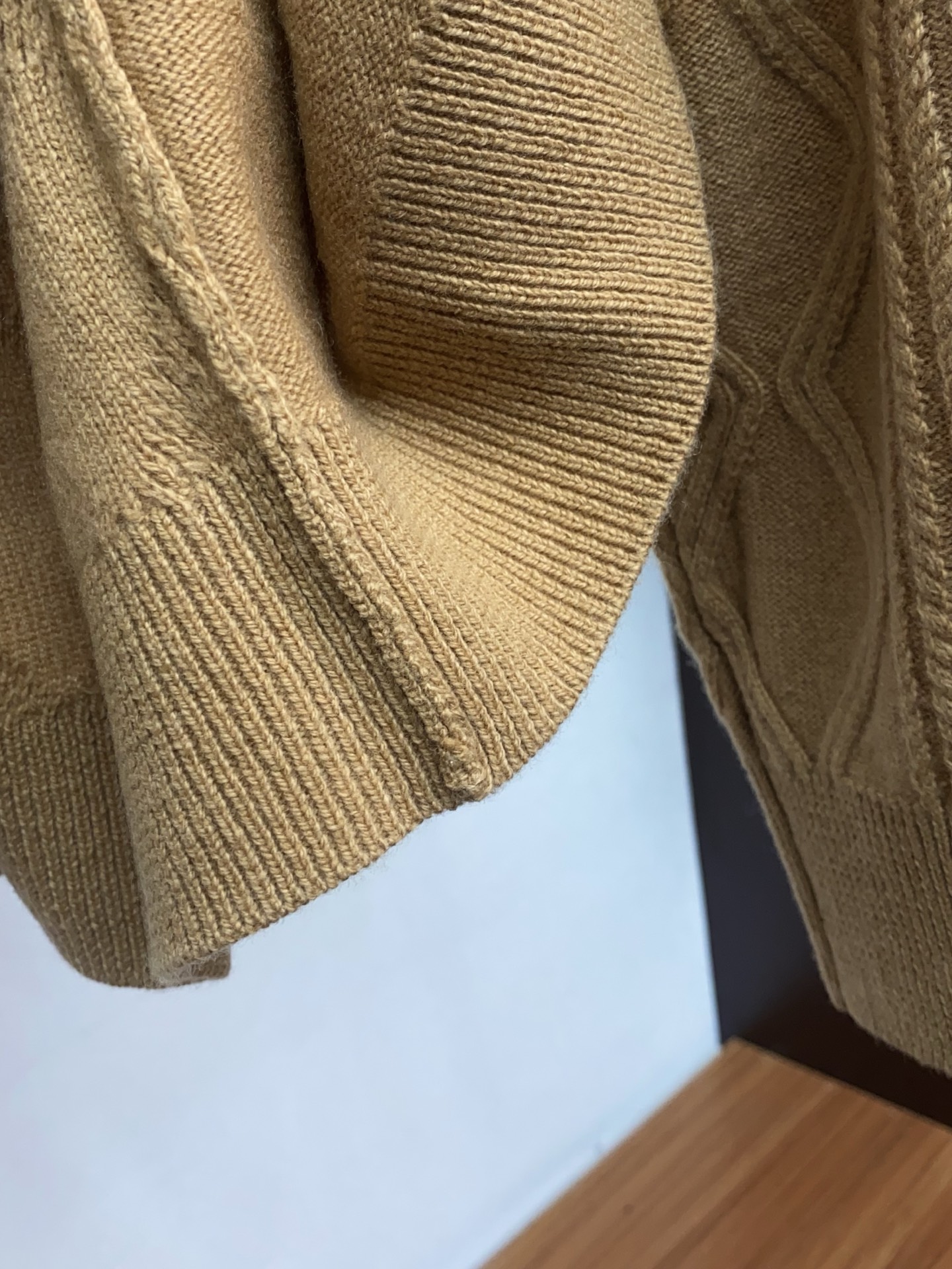 🌾 巴宝莉 2025官网秋冬季最新款圆领毛衣，专柜同步在售爆款！特供羊绒面料.手感舒适.可直接接触皮肤，