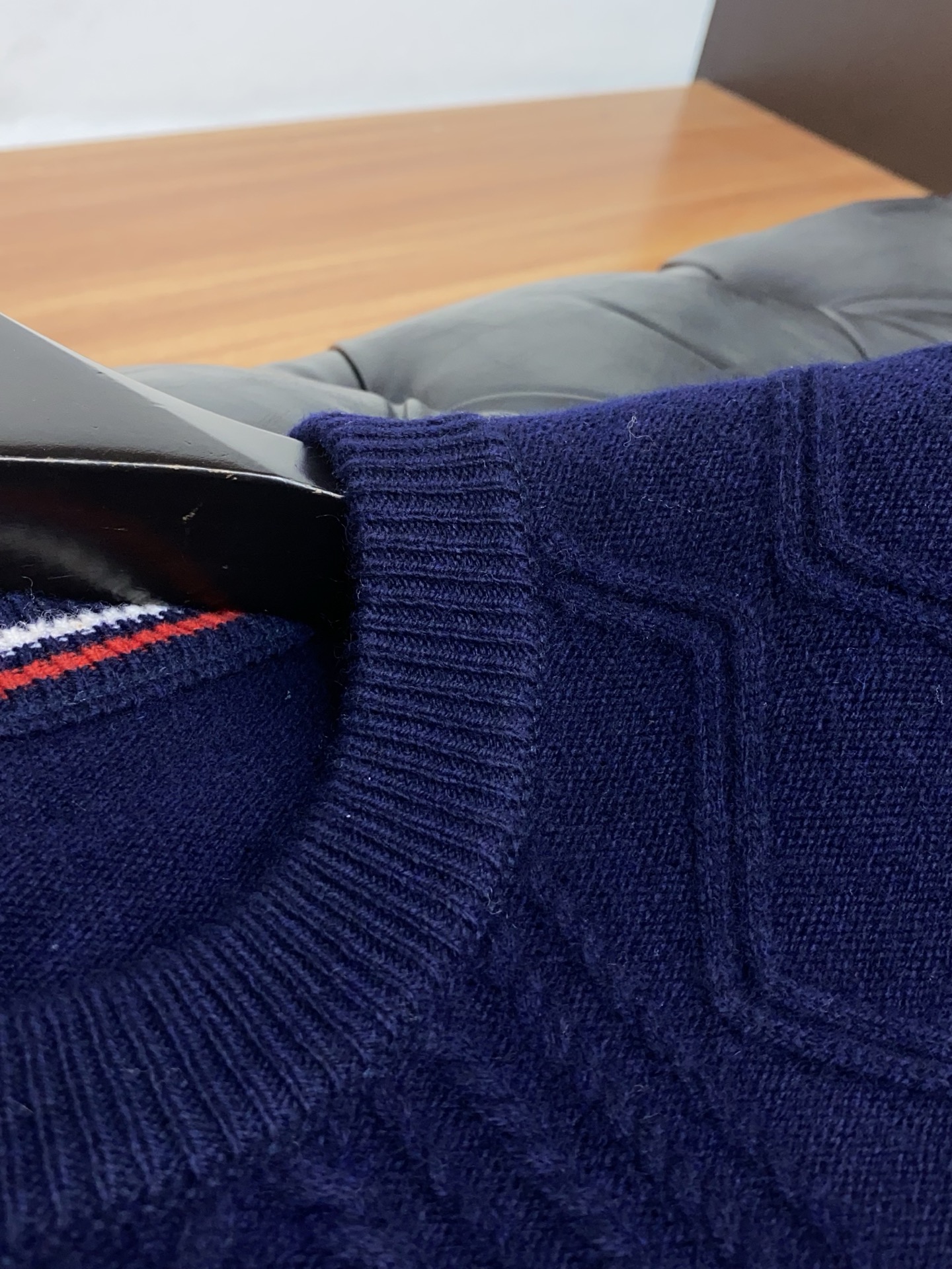 🌾 巴宝莉 2025官网秋冬季最新款圆领毛衣，专柜同步在售爆款！特供羊绒面料.手感舒适.可直接接触皮肤，