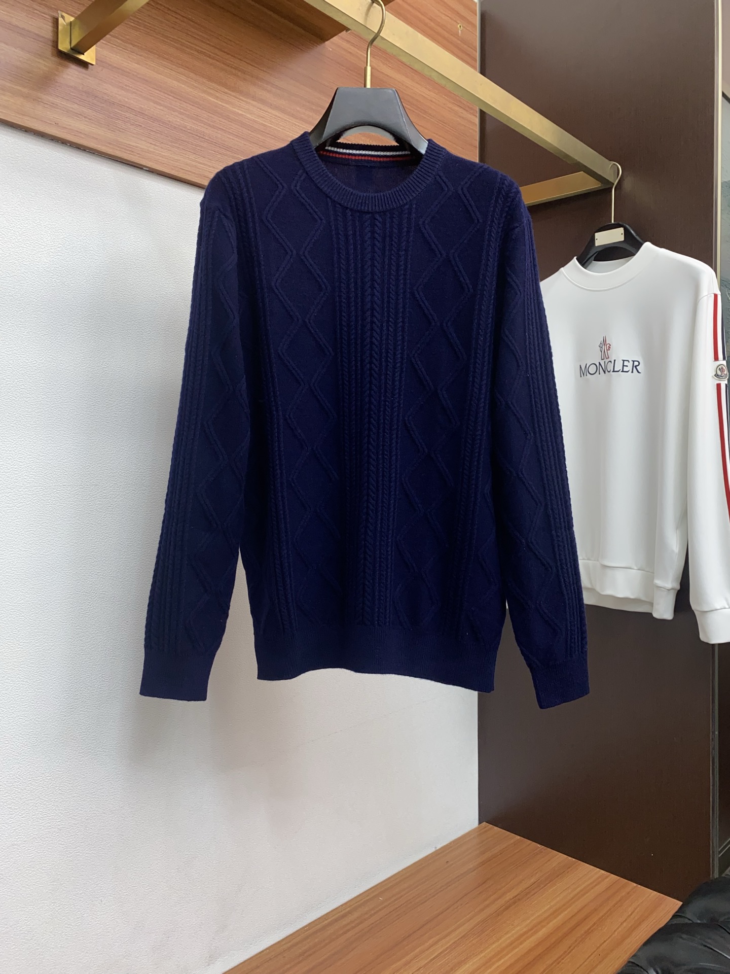 🌾 巴宝莉 2025官网秋冬季最新款圆领毛衣，专柜同步在售爆款！特供羊绒面料.手感舒适.可直接接触皮肤，