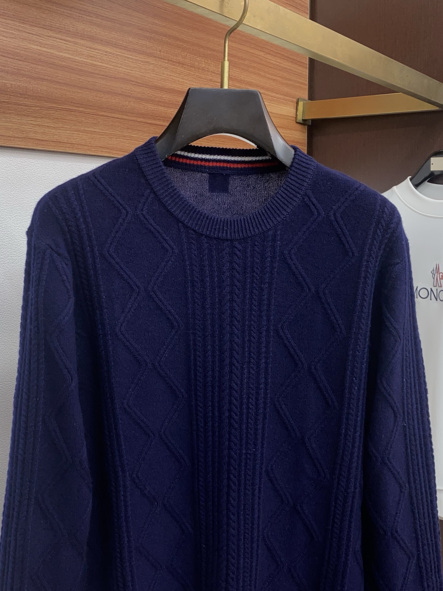 🌾 巴宝莉 2025官网秋冬季最新款圆领毛衣，专柜同步在售爆款！特供羊绒面料.手感舒适.可直接接触皮肤，