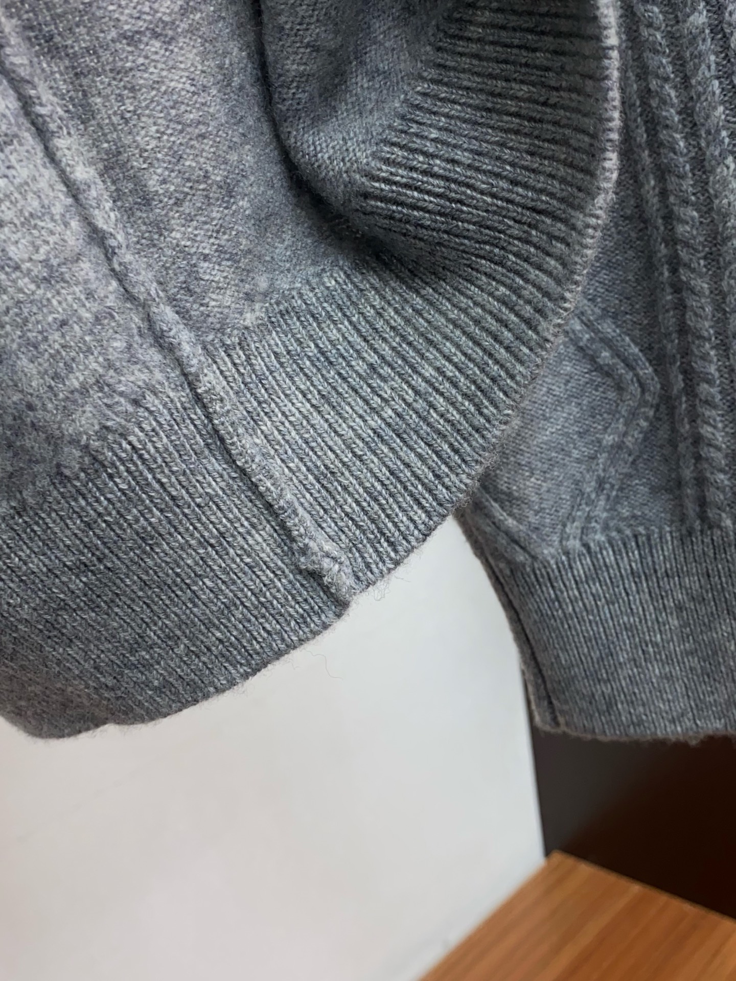 🌾 巴宝莉 2025官网秋冬季最新款圆领毛衣，专柜同步在售爆款！特供羊绒面料.手感舒适.可直接接触皮肤，