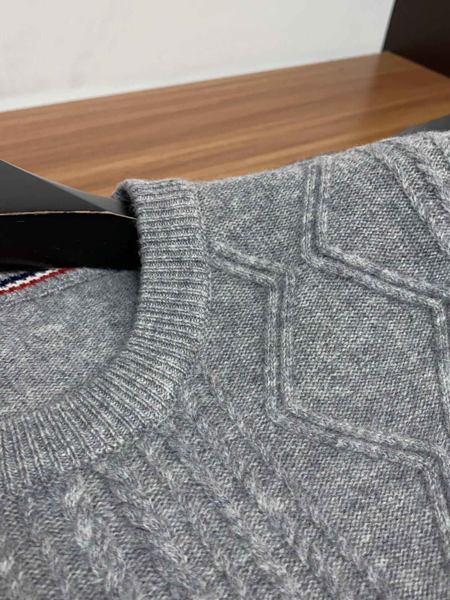 🌾 巴宝莉 2025官网秋冬季最新款圆领毛衣，专柜同步在售爆款！特供羊绒面料.手感舒适.可直接接触皮肤，