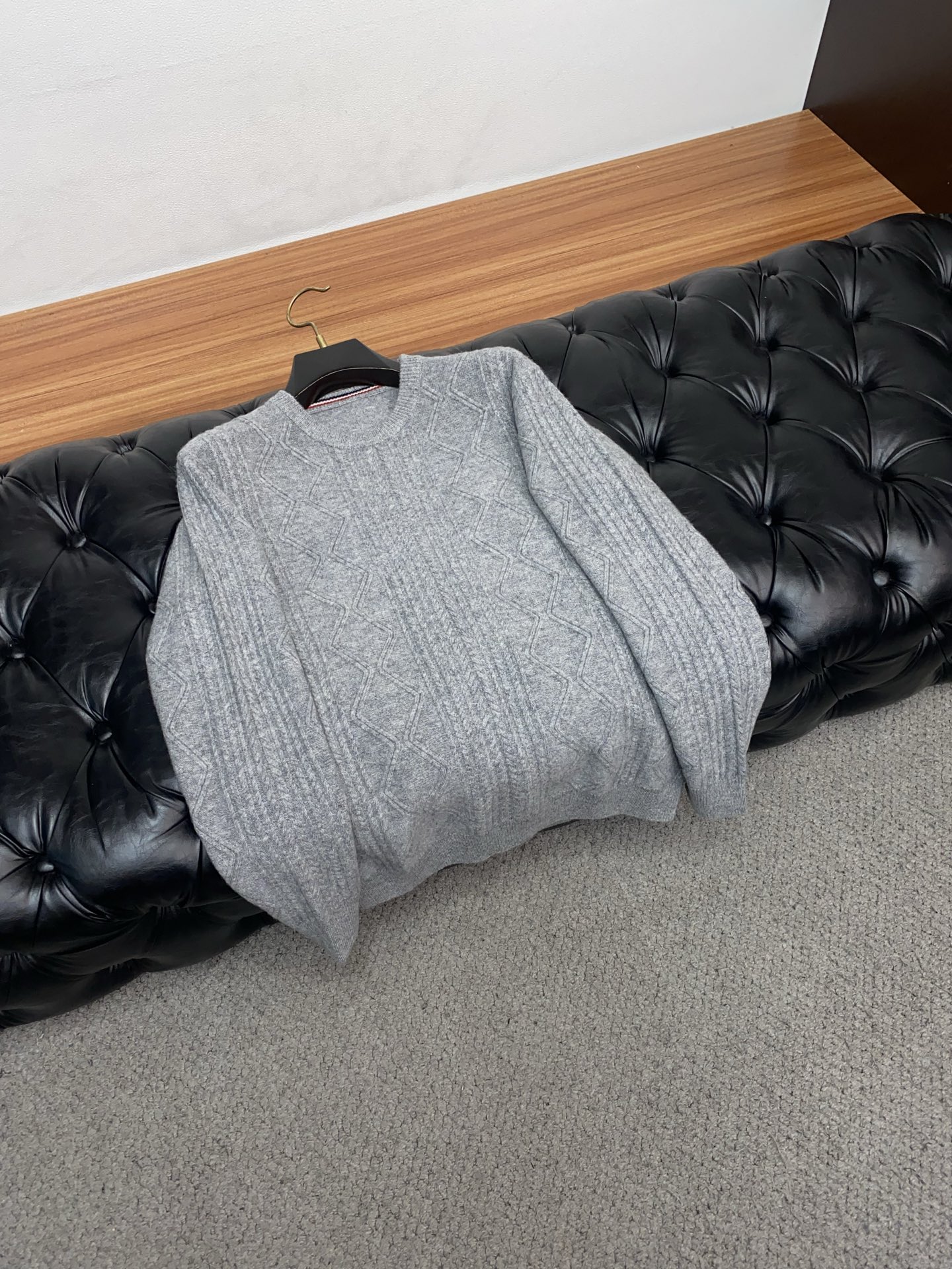 🌾 巴宝莉 2025官网秋冬季最新款圆领毛衣，专柜同步在售爆款！特供羊绒面料.手感舒适.可直接接触皮肤，