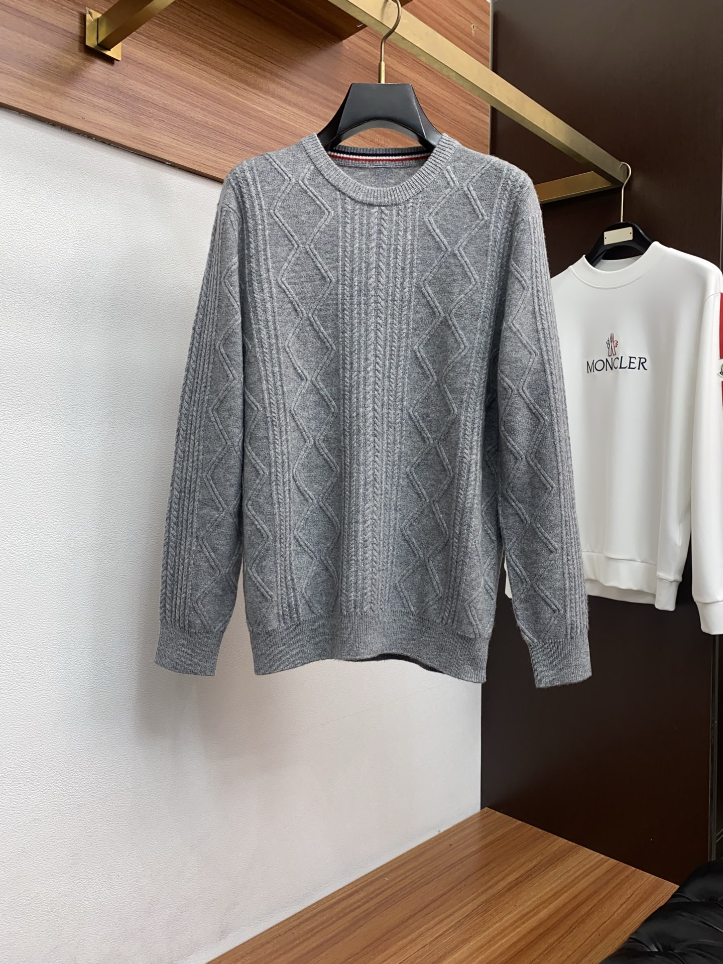 🌾 巴宝莉 2025官网秋冬季最新款圆领毛衣，专柜同步在售爆款！特供羊绒面料.手感舒适.可直接接触皮肤，