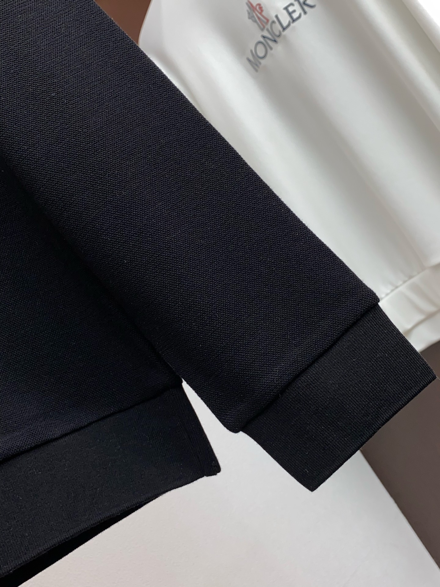 杰尼亚 2025ss新品时尚休闲翻领单穿商务休闲高档精纺纯长袖半拉链Polo衫 舒适保暖！抗起球👍🏼不刺