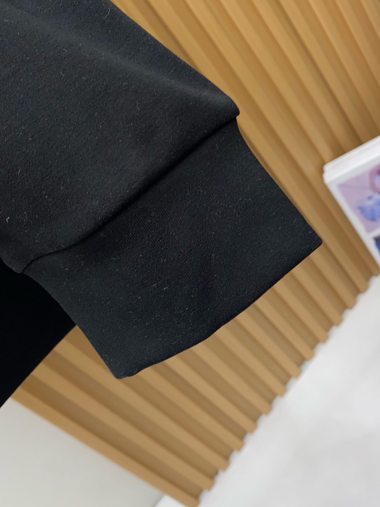 普拉达 2025 秋冬AW新品，时尚休闲打底加厚长袖卫衣专柜同步有售，进口加厚莫戴尔长绒棉拉绒面料，工艺