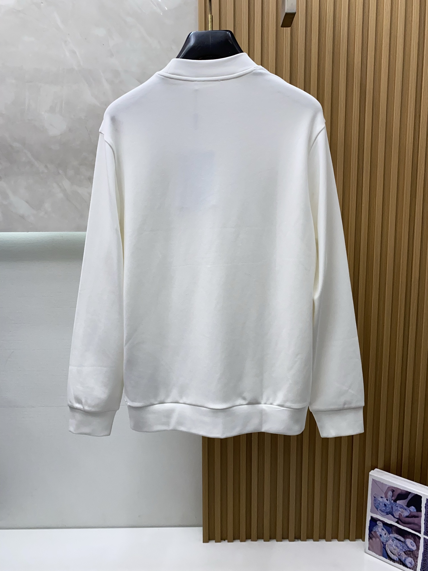 普拉达 2025 秋冬AW新品，时尚休闲打底加厚长袖卫衣专柜同步有售，进口加厚莫戴尔长绒棉拉绒面料，工艺