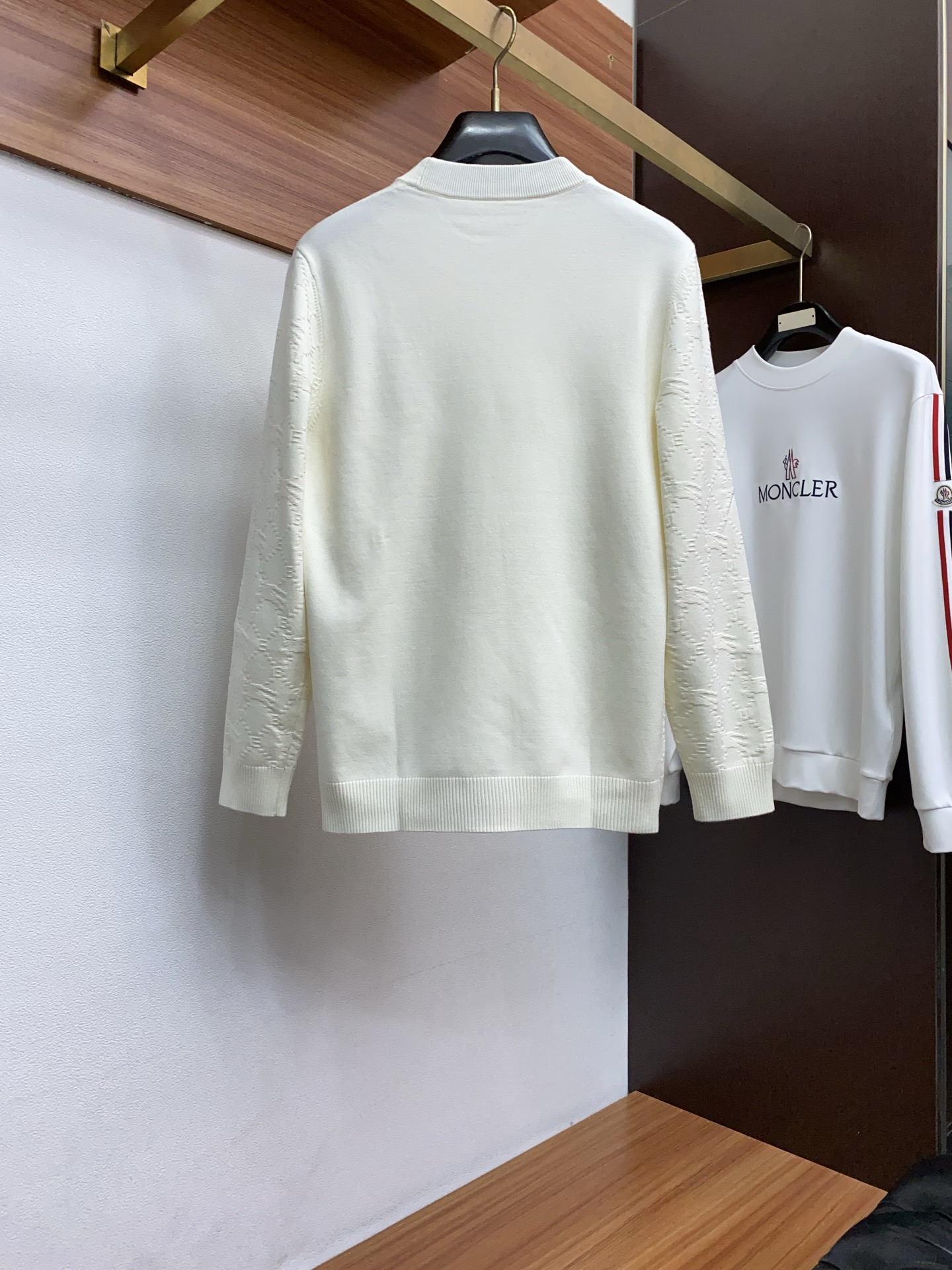 巴宝莉 2025FW男士秋冬羊毛混纺毛衣 打底外穿毛衣 针织衫休闲日常穿搭单品！上身修饰身形、定制面料将