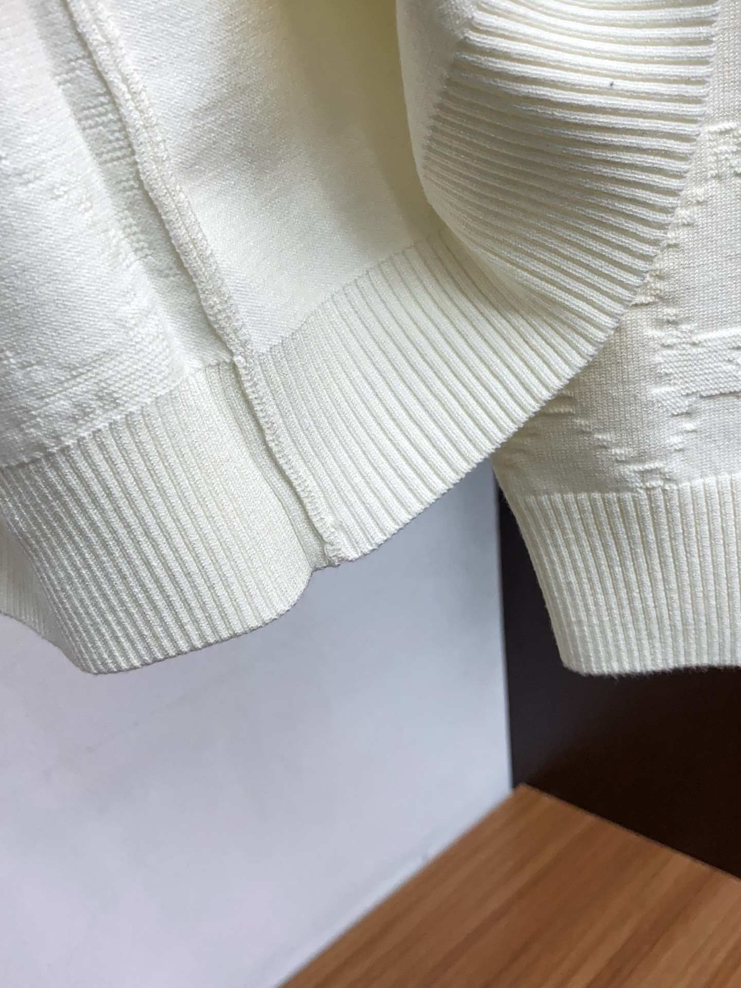 巴宝莉 2025FW男士秋冬羊毛混纺毛衣 打底外穿毛衣 针织衫休闲日常穿搭单品！上身修饰身形、定制面料将