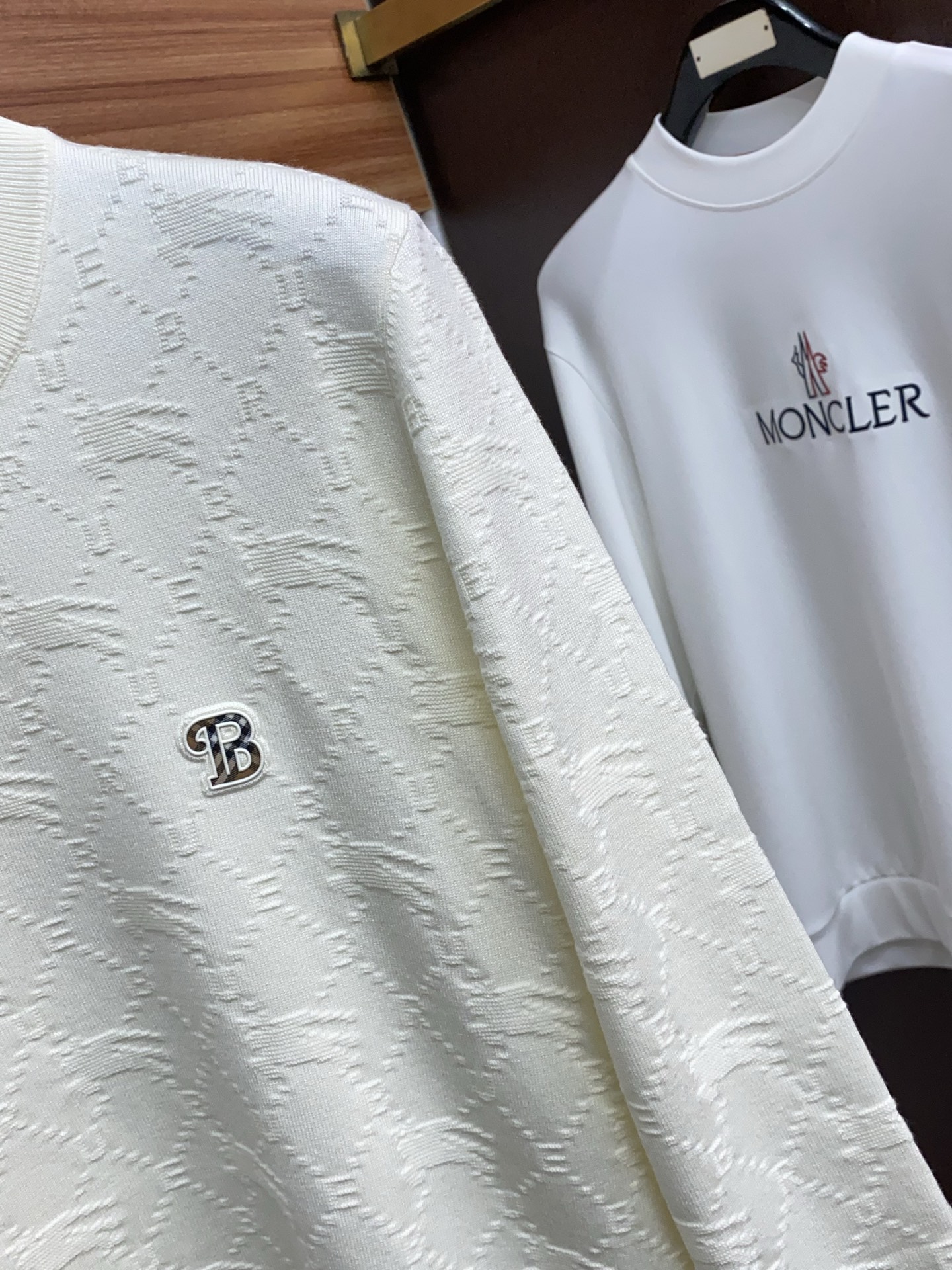 巴宝莉 2025FW男士秋冬羊毛混纺毛衣 打底外穿毛衣 针织衫休闲日常穿搭单品！上身修饰身形、定制面料将