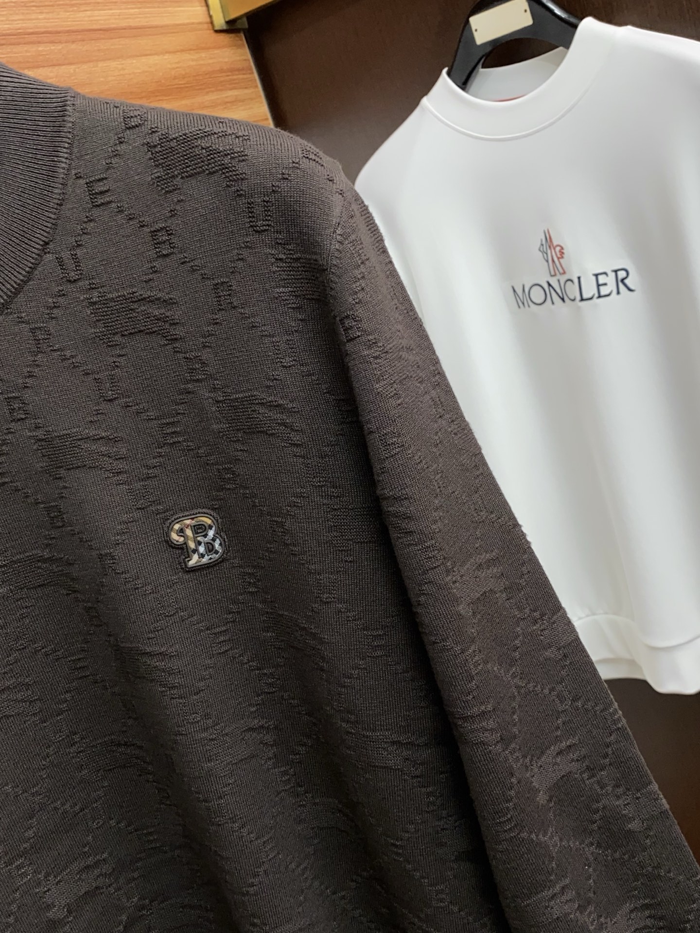 巴宝莉 2025FW男士秋冬羊毛混纺毛衣 打底外穿毛衣 针织衫休闲日常穿搭单品！上身修饰身形、定制面料将