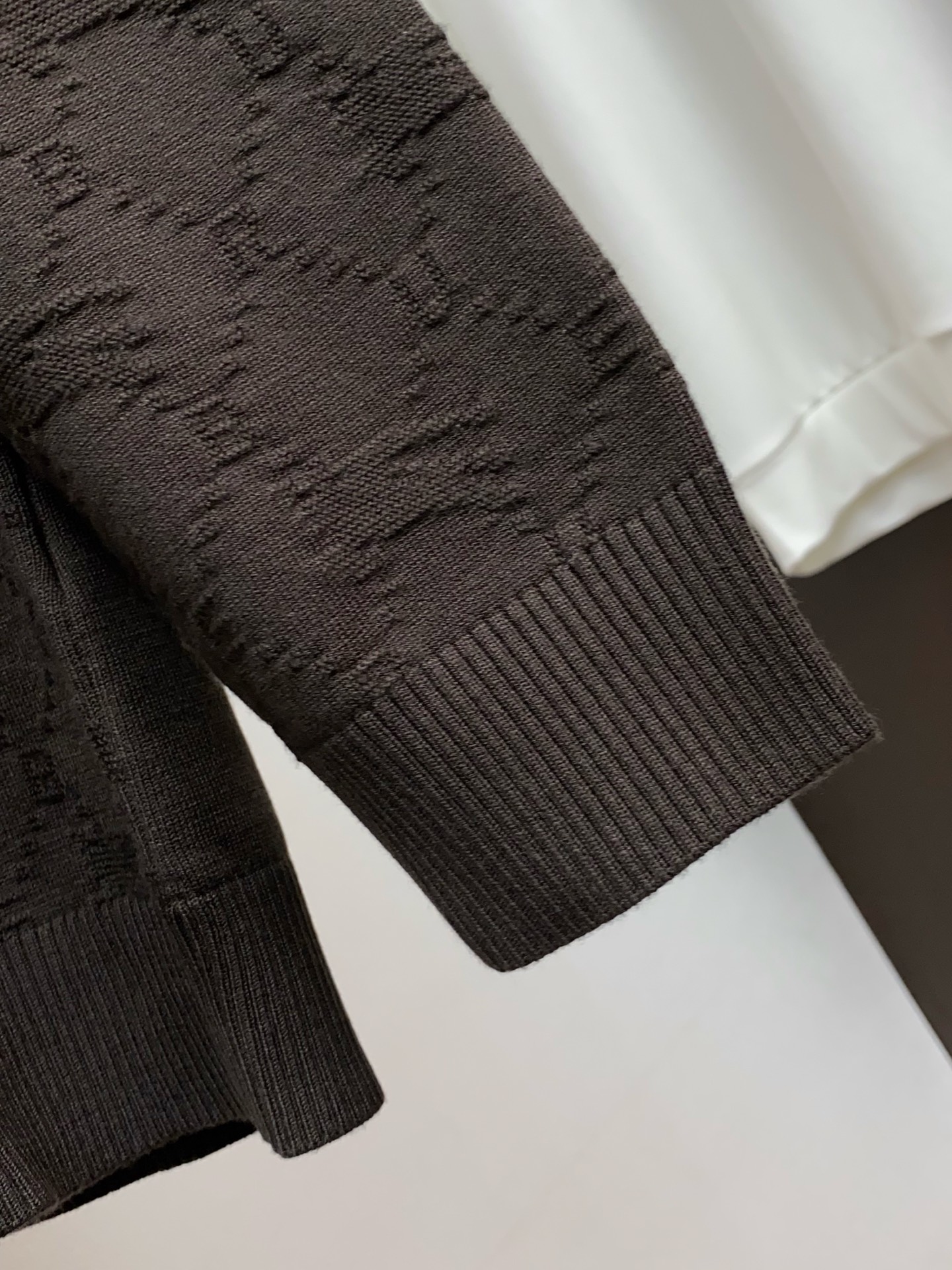 巴宝莉 2025FW男士秋冬羊毛混纺毛衣 打底外穿毛衣 针织衫休闲日常穿搭单品！上身修饰身形、定制面料将