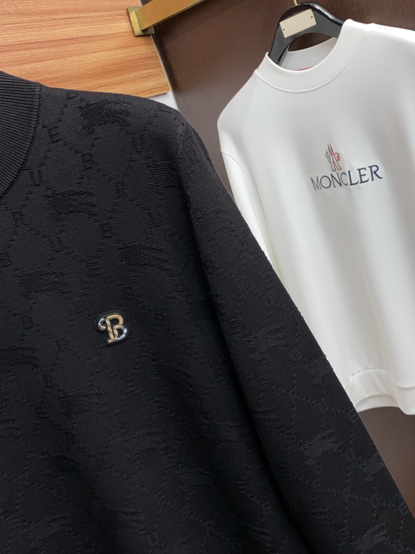 巴宝莉 2025FW男士秋冬羊毛混纺毛衣 打底外穿毛衣 针织衫休闲日常穿搭单品！上身修饰身形、定制面料将