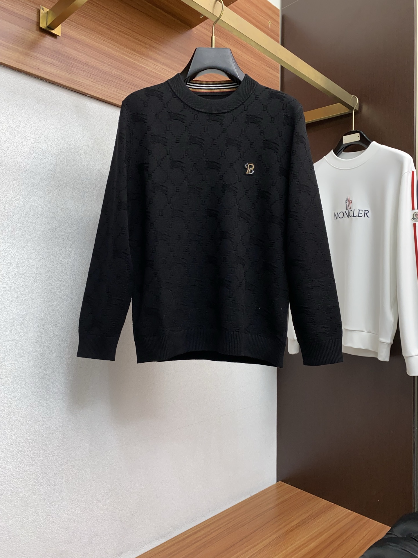 巴宝莉 2025FW男士秋冬羊毛混纺毛衣 打底外穿毛衣 针织衫休闲日常穿搭单品！上身修饰身形、定制面料将