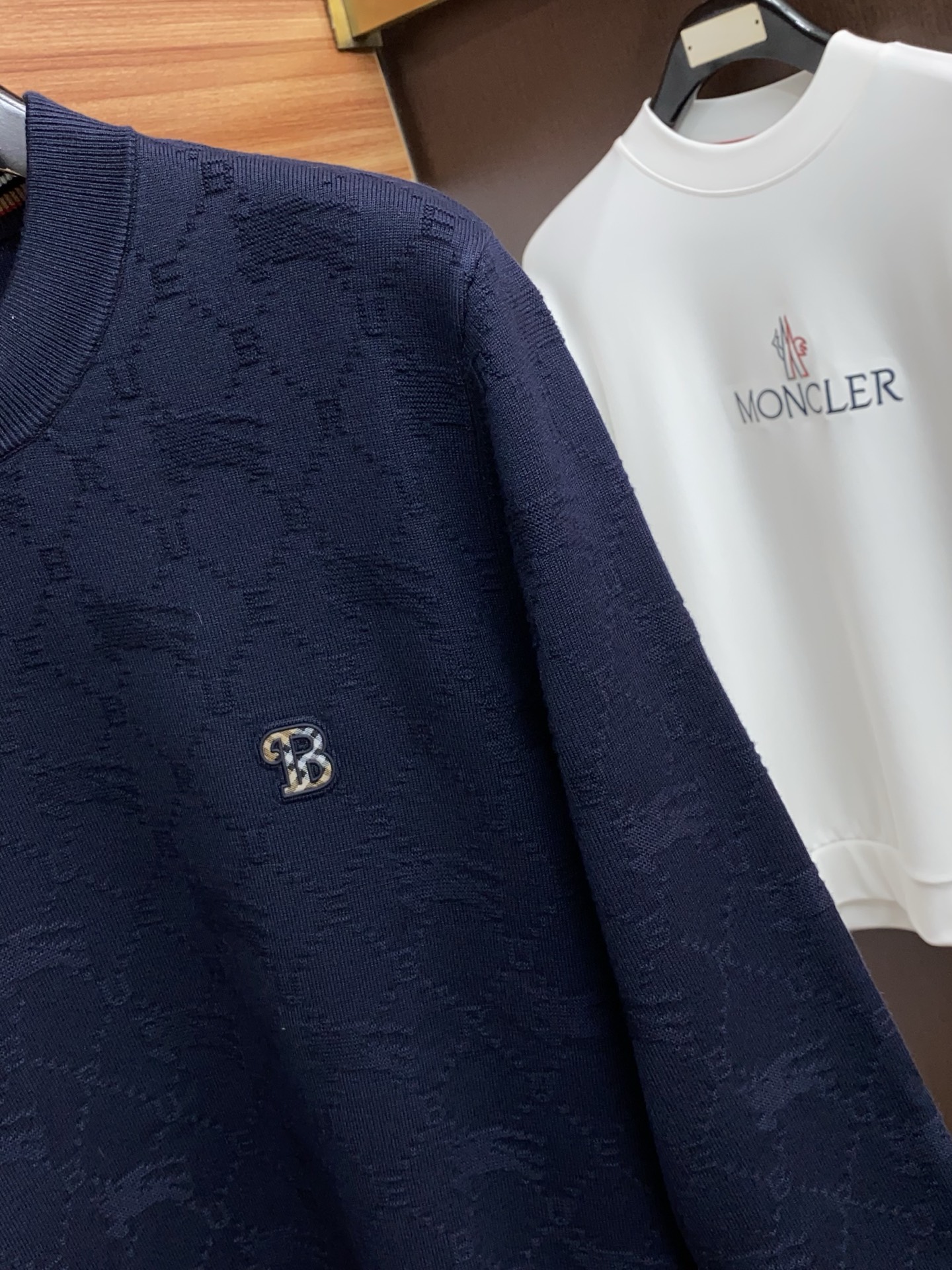 巴宝莉 2025FW男士秋冬羊毛混纺毛衣 打底外穿毛衣 针织衫休闲日常穿搭单品！上身修饰身形、定制面料将