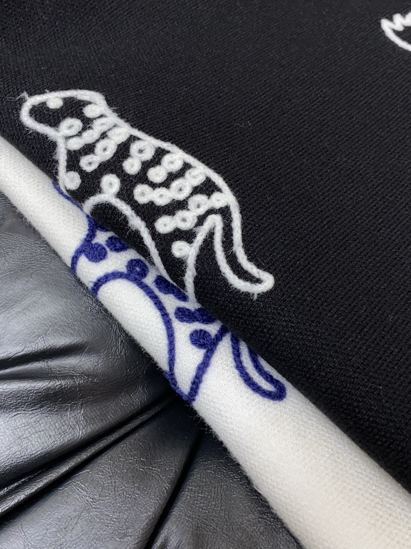 TB 2025官网秋冬季最新款圆领毛衣，专柜同步在售爆款！特供羊毛混纺面料.手感舒适.可直接接触皮肤，l