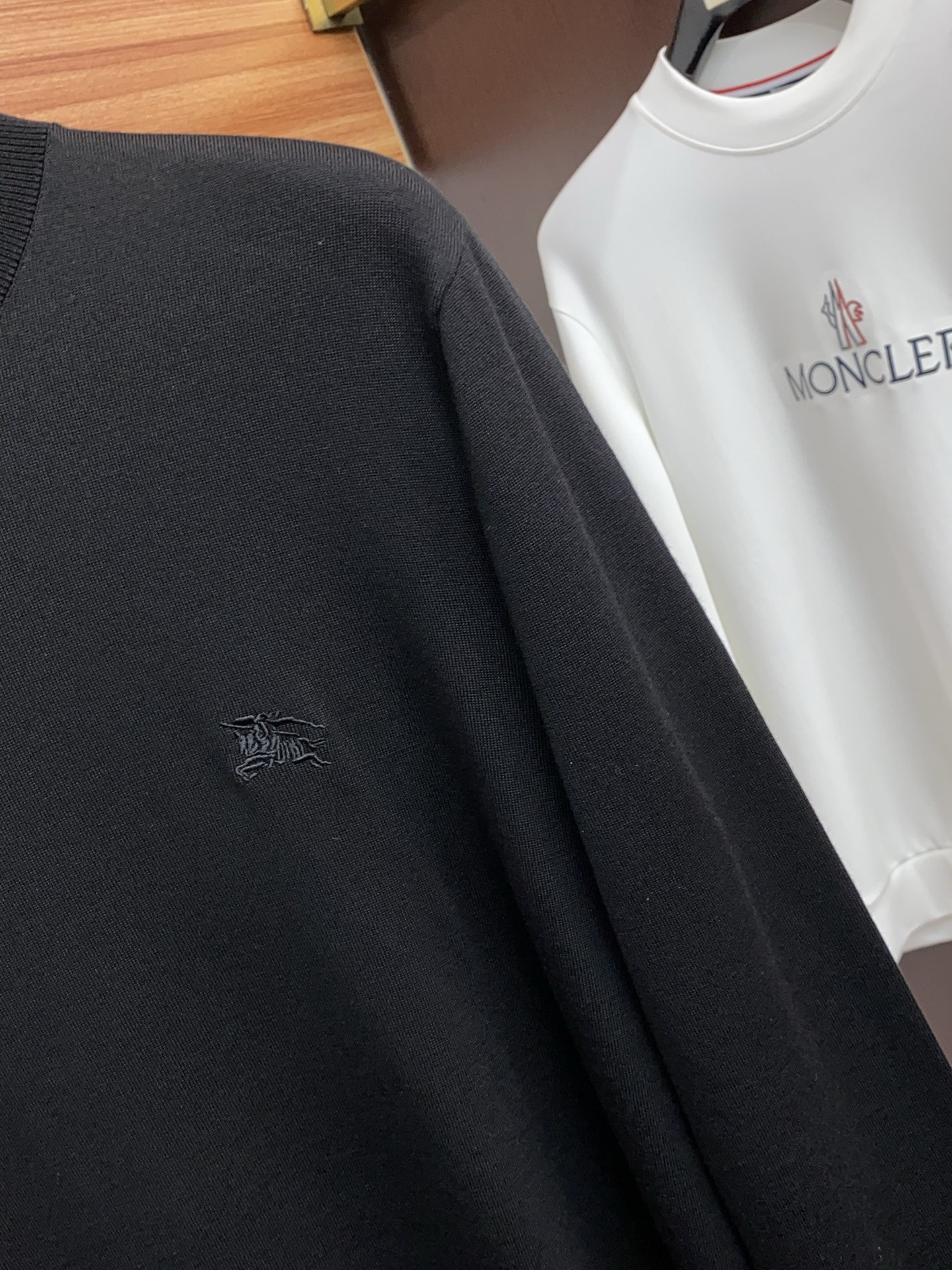 巴宝莉25秋冬高品质 百分百绵羊毛圆领毛衣精品棉羊毛毛衣 男款高端定制臻品系列 隶属品牌高端主线 专利顶