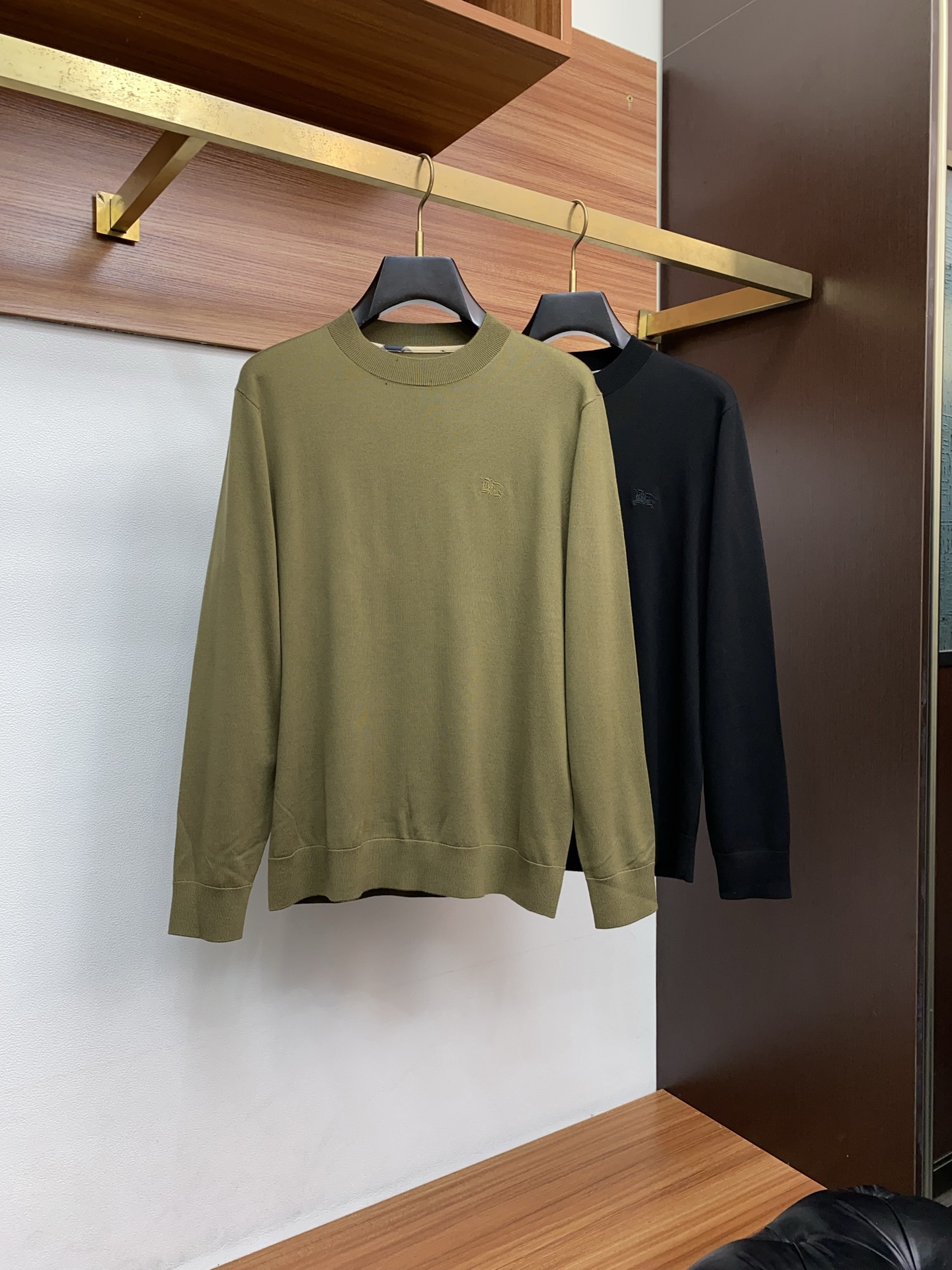 巴宝莉25秋冬高品质 百分百绵羊毛圆领毛衣精品棉羊毛毛衣 男款高端定制臻品系列 隶属品牌高端主线 专利顶