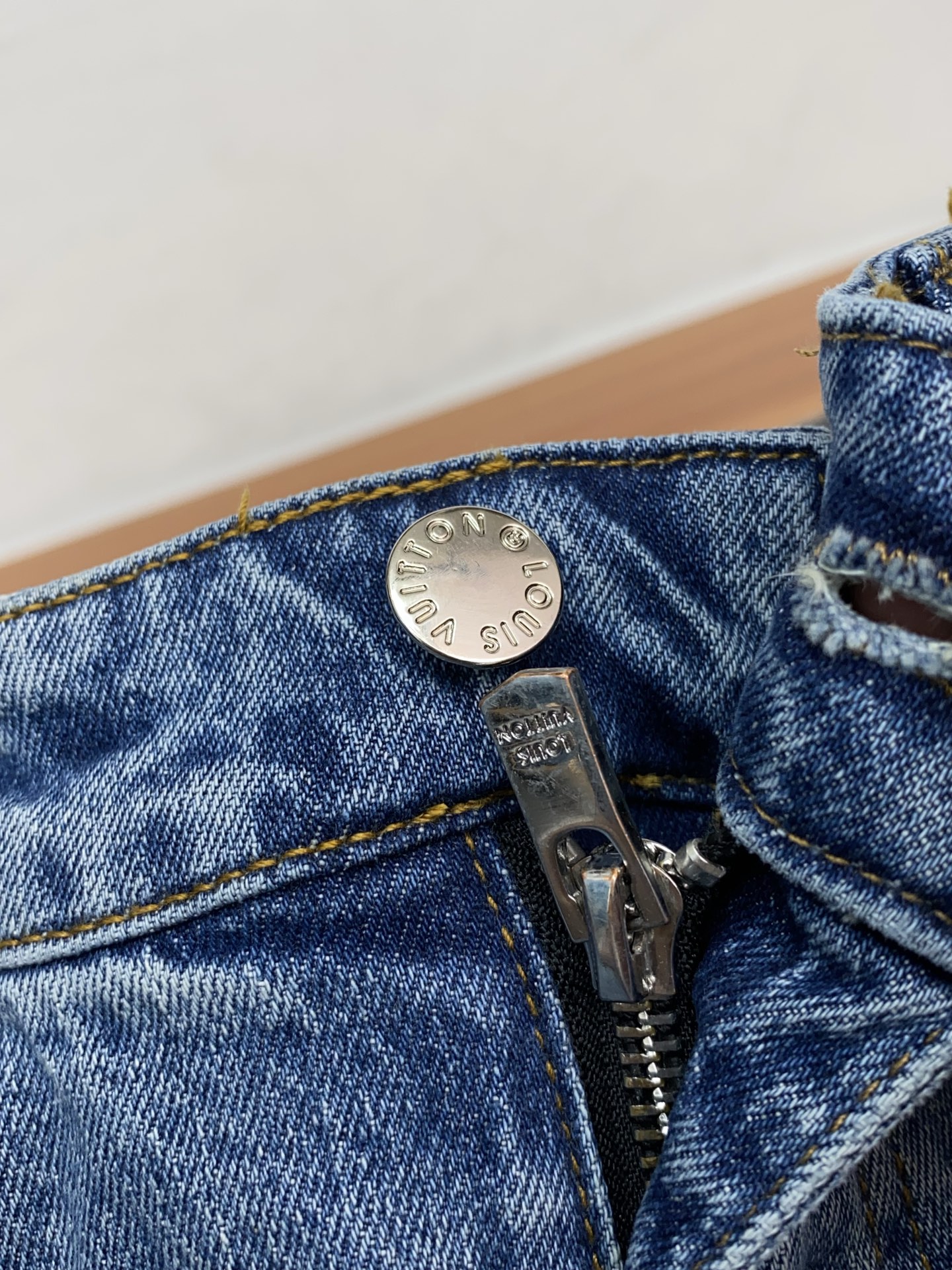 1v 路易威登 2026ss春夏新款修身小直筒牛仔裤 完美洗水工艺 定制顶级五金logo 独家定制微弹面