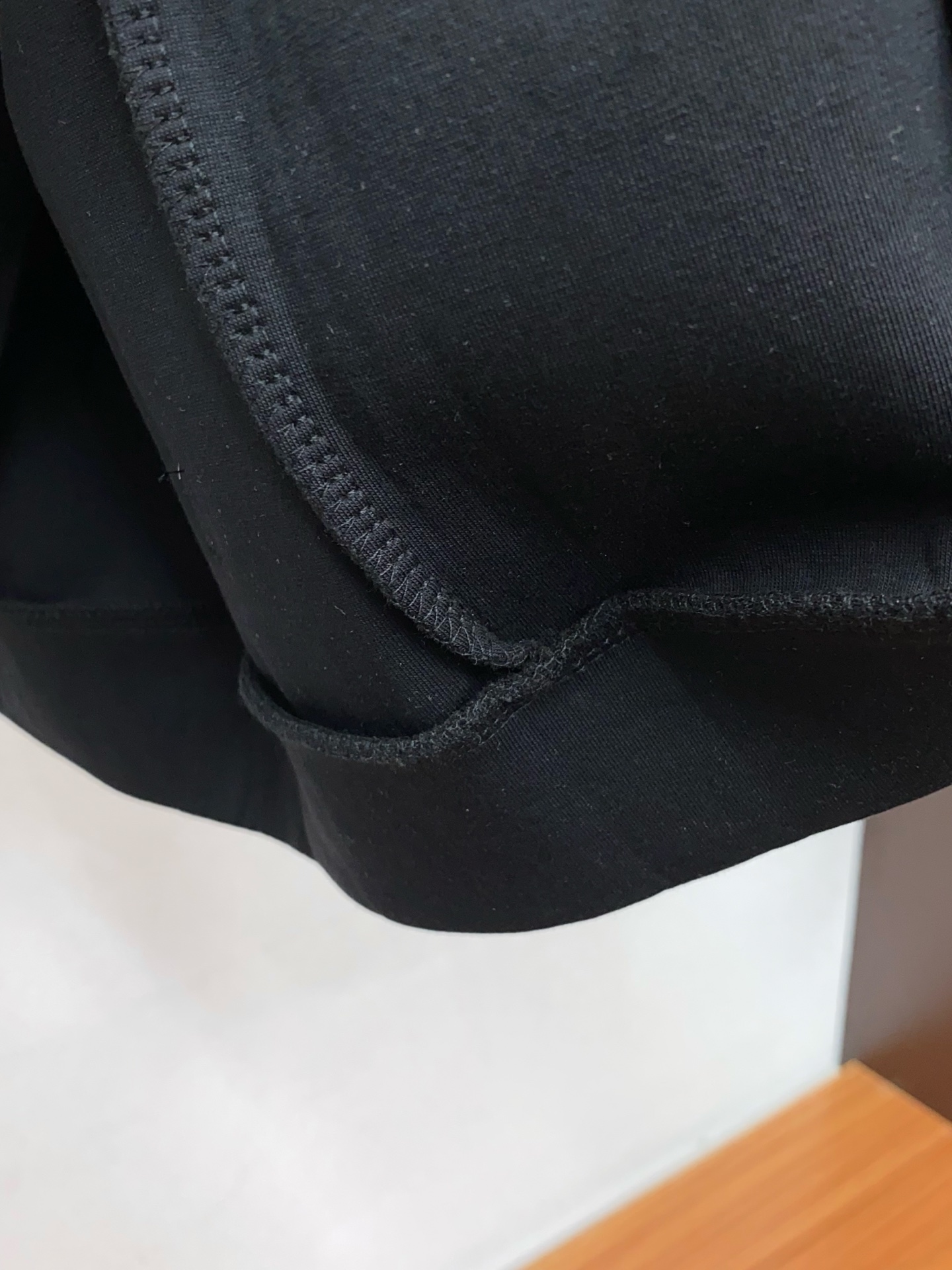 芬迪 男士高端简约圆领加厚空气棉长袖卫衣 ，香港洋行渠道货，纯正血统品质，25年秋冬 新款，经典王牌系列