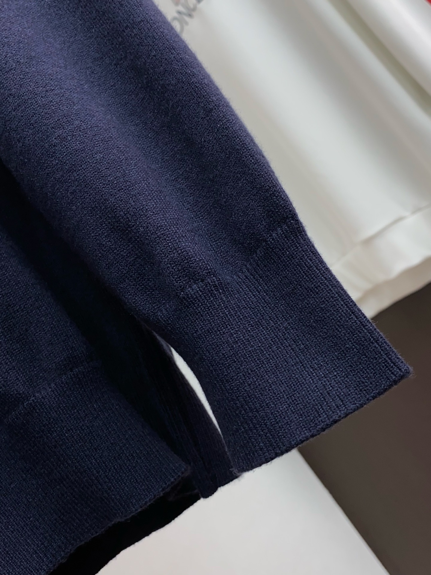 BC 男士高端简约圆领毛衣 ，香港洋行渠道货，纯正血统品质，25年秋冬 新款，经典王牌系列！高端奢华且白