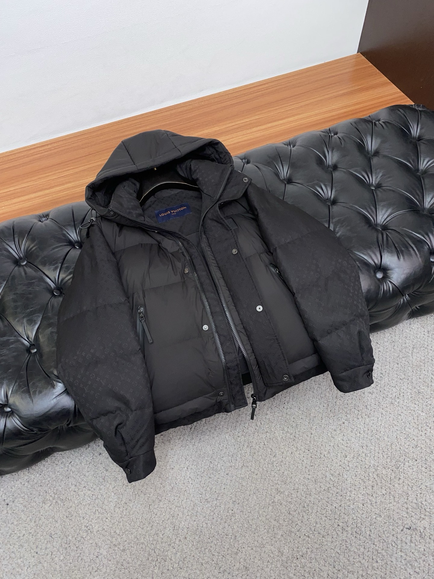 1v路易威登 高端推荐牛货 2025秋冬款男士原单羽绒服！贵族血统 蓬松感十足 御寒神器 高端顶尖一线成